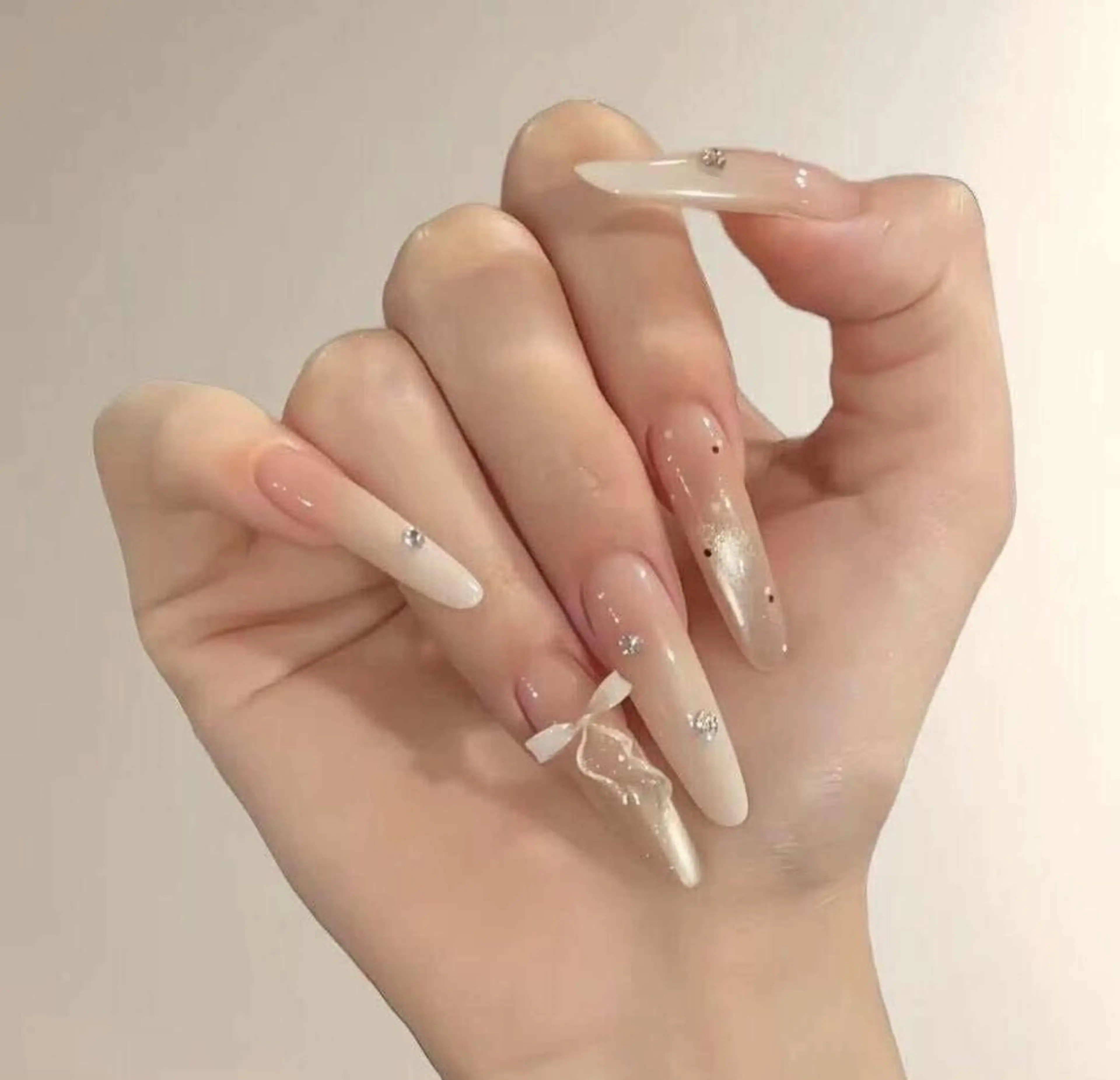 ロング 韓国風ヘア ハンドネイル Bling Salonのネイルデザイン