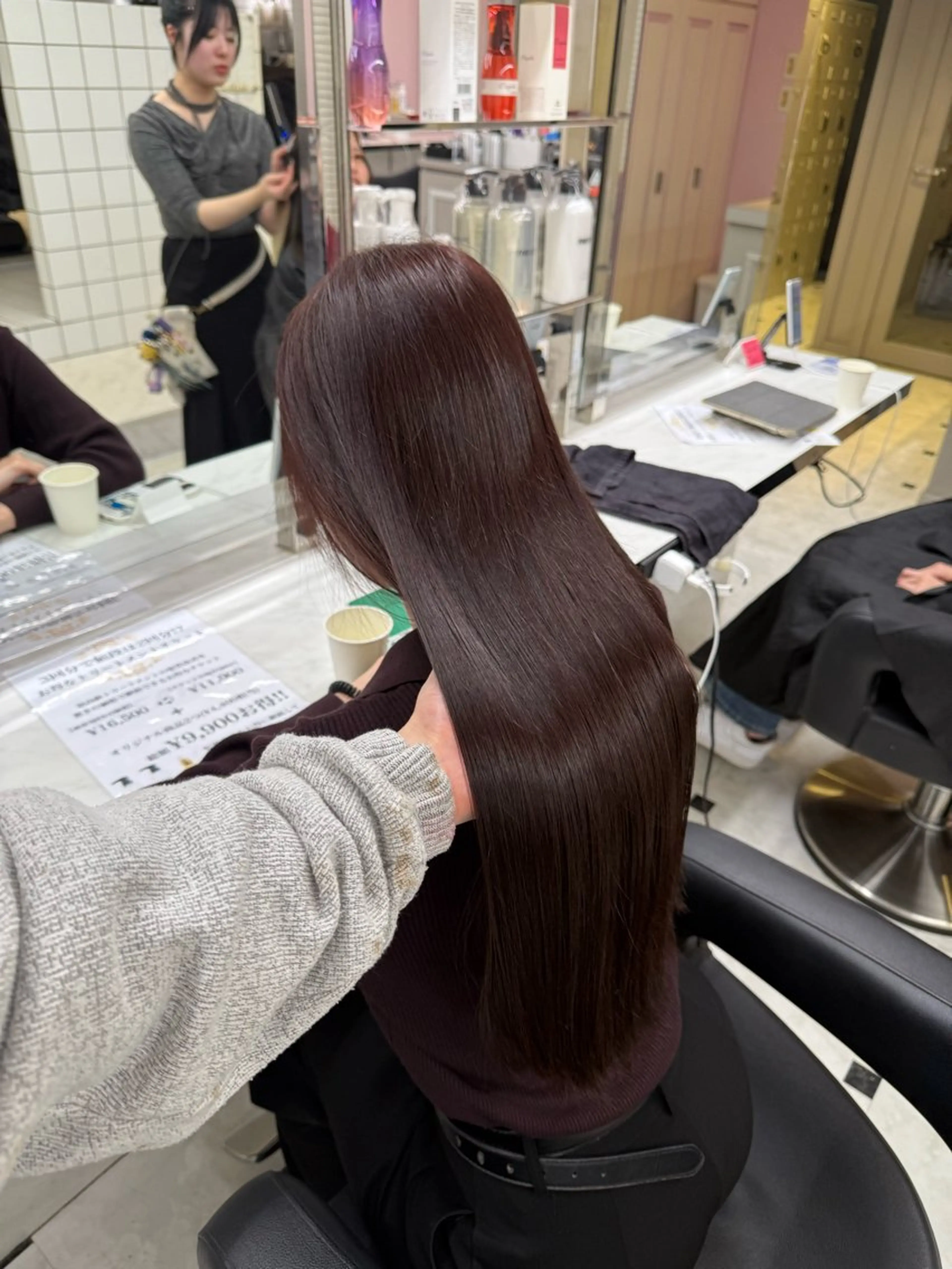 ロング カット ヘアカラー トリートメント 韓国風グレージュ 🤍たくみ🤍のヘアスタイル