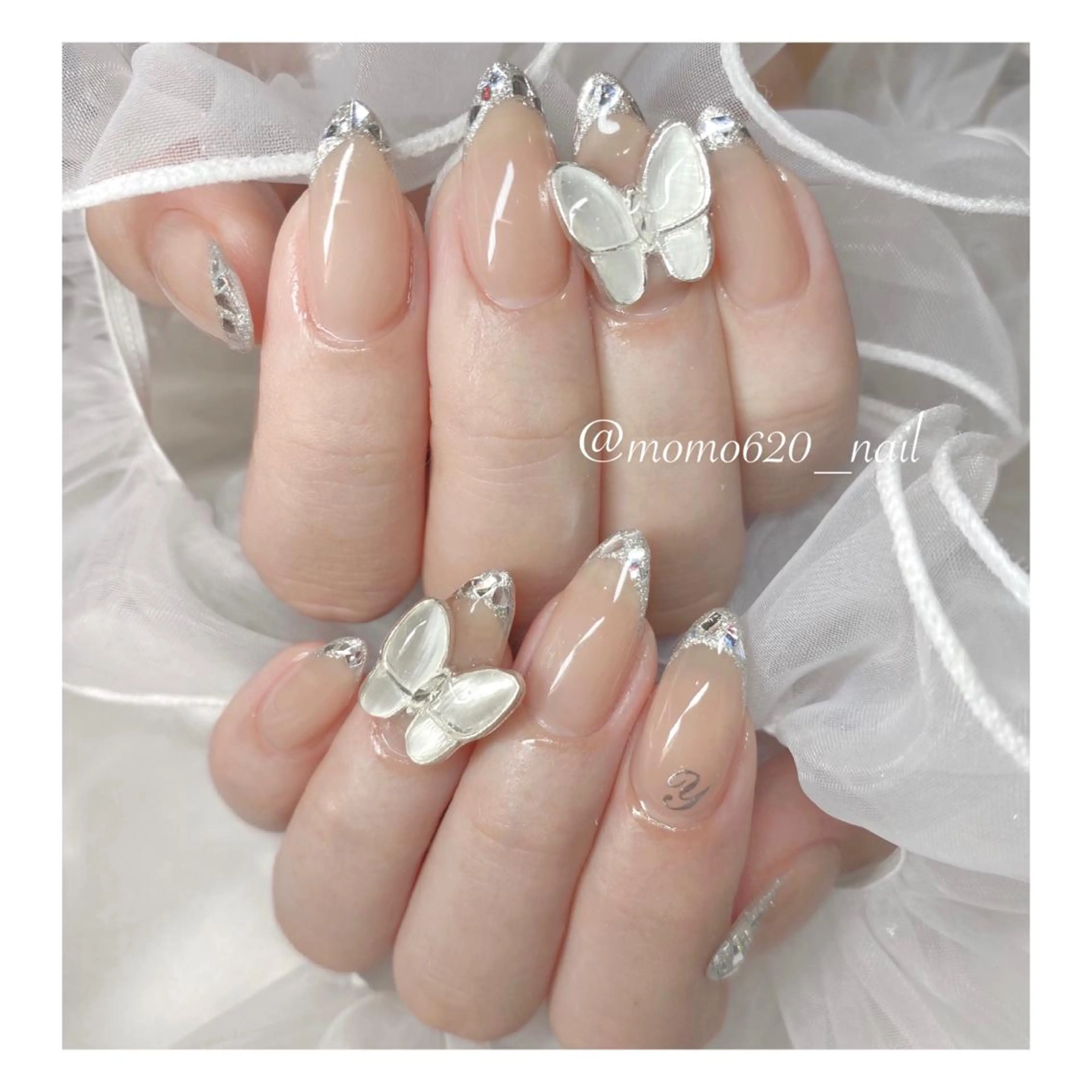 ネイル フレンチネイル ガラスフレンチ momoka🤍 四ツ橋のネイルデザイン