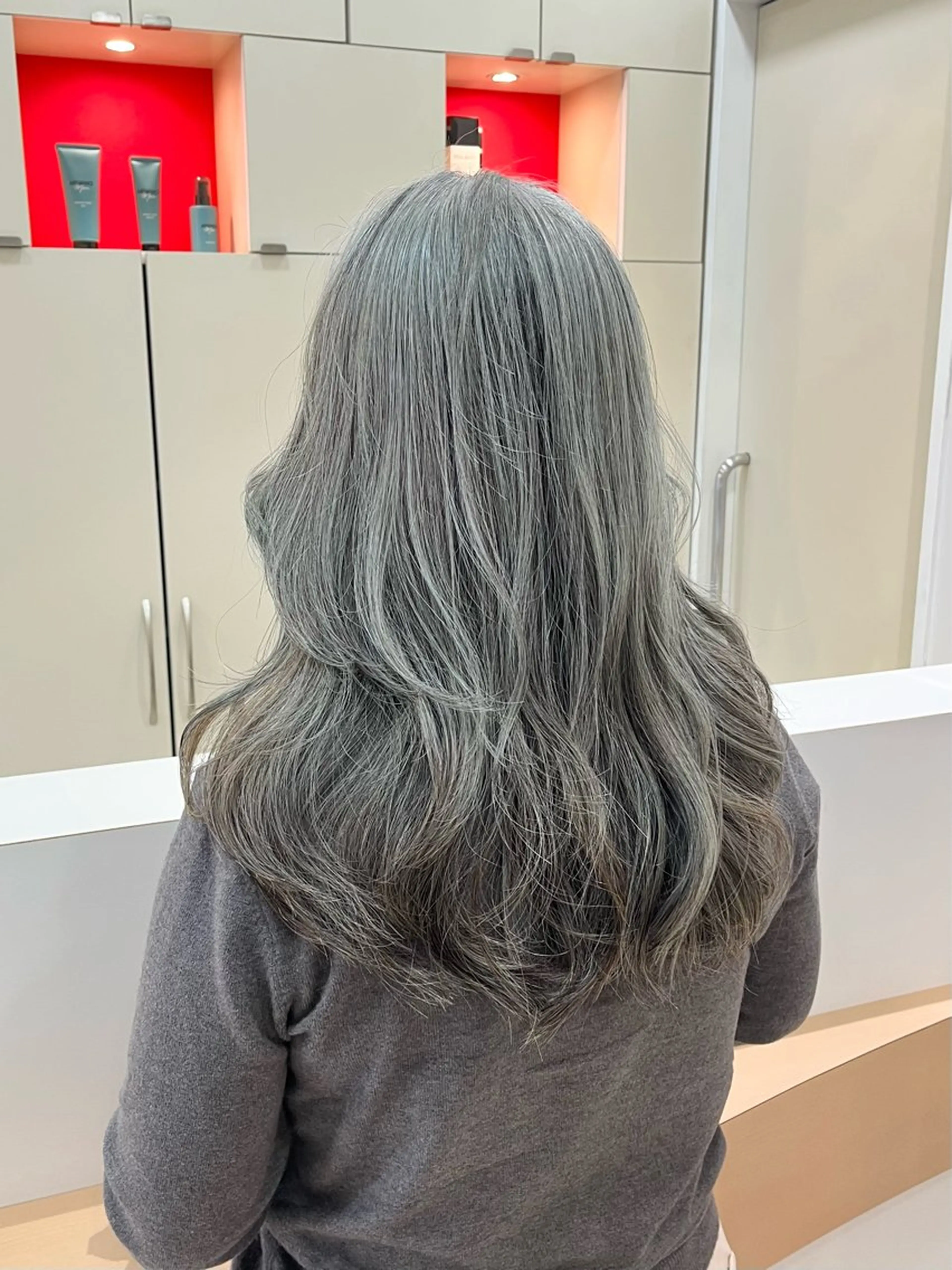 ロング 金井 美雪のヘアスタイル