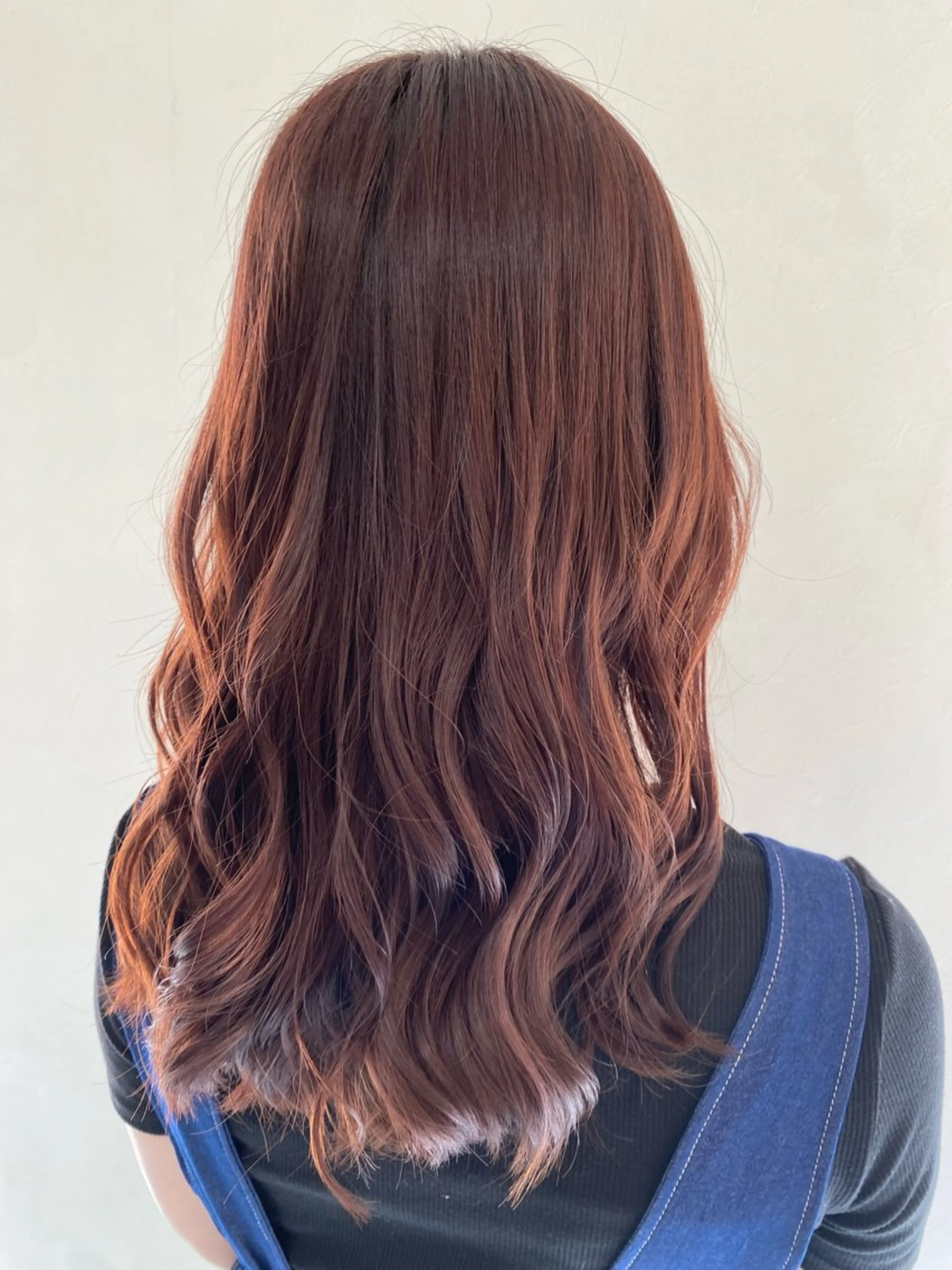 カラー 黒岩 真那花のヘアスタイル