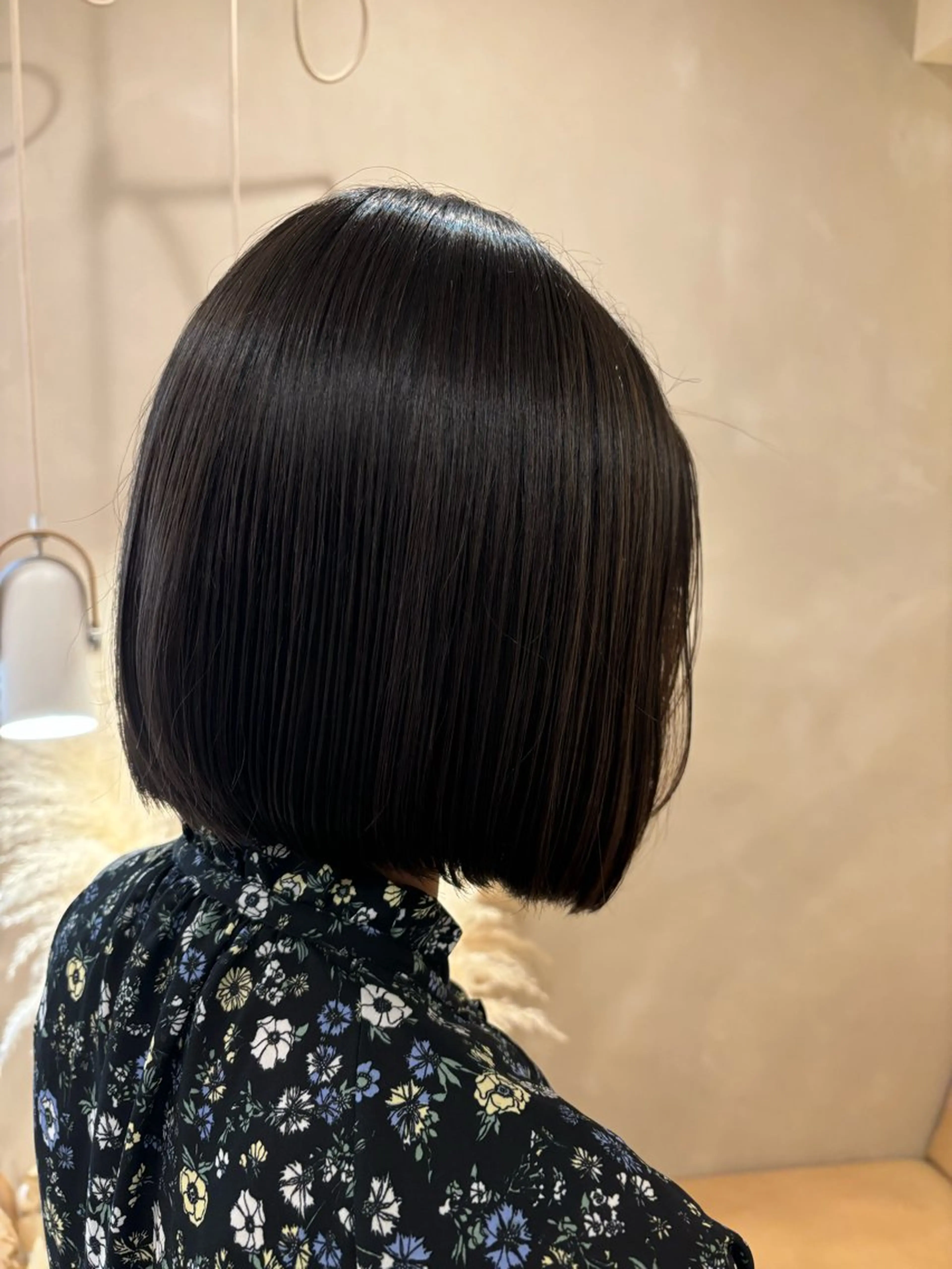 ミディアム 切りっぱなしボブ ボブ シンバヒナノ/パーマ レイヤー/髪質改善のヘアスタイル