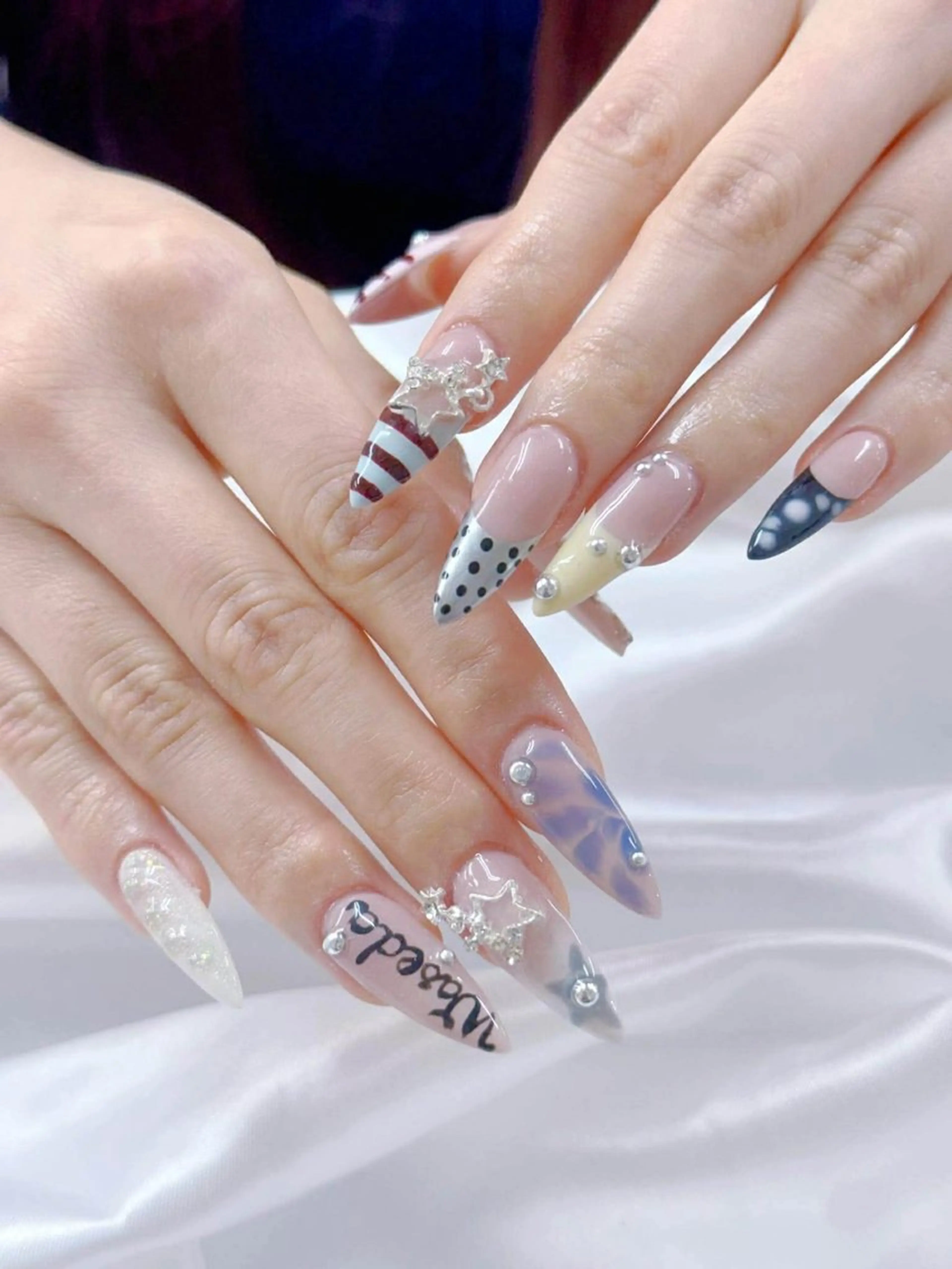 ネイル 桜ネイル フレンチネイル グラデーション 韓国ネイル マグネットネイル ハンドネイル Squen Nail 【持ち込みOK】のネイルデザイン