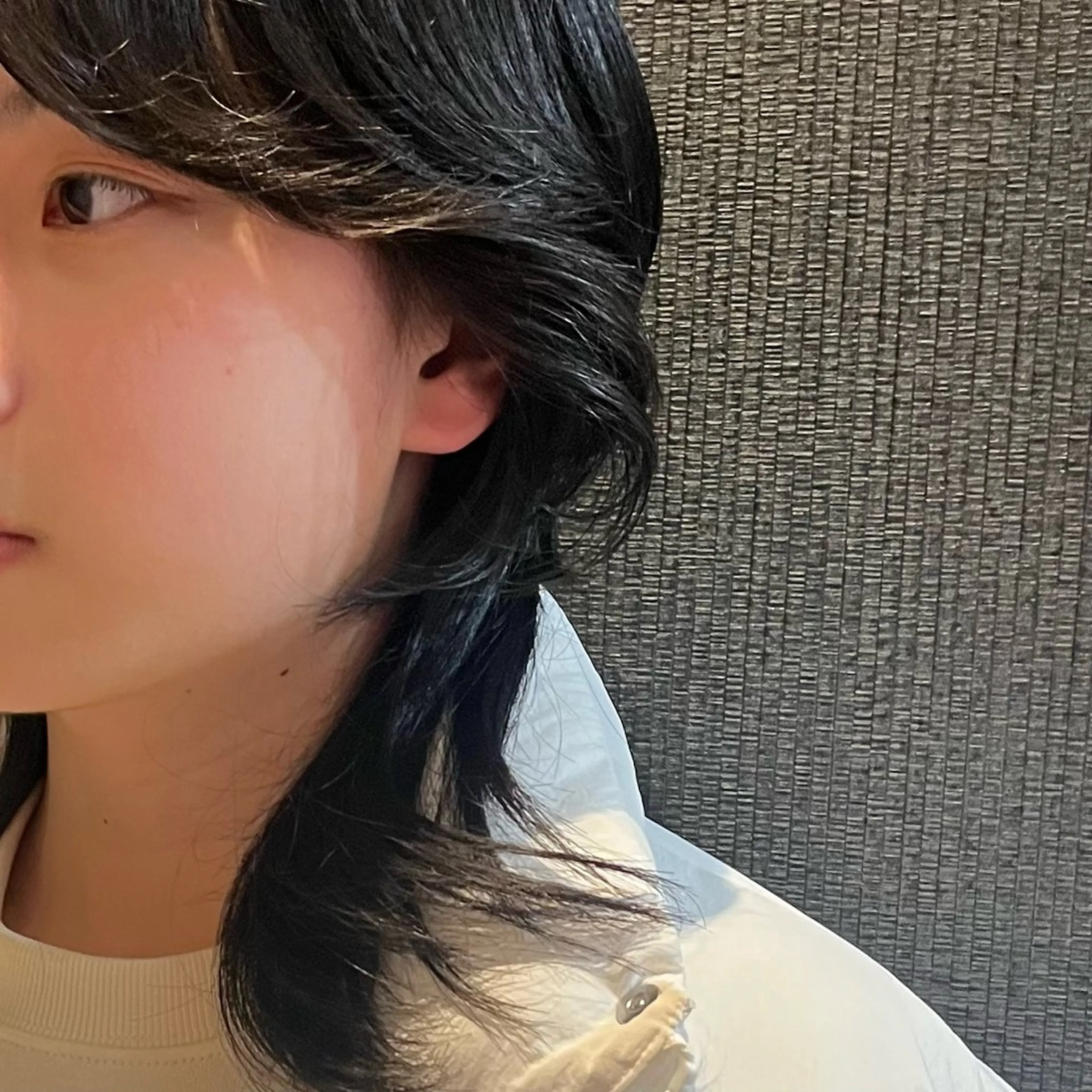 ミディアム ウルフカット カット ヘアカラー レイヤーカット/ フェミニン💕/鏡のヘアスタイル