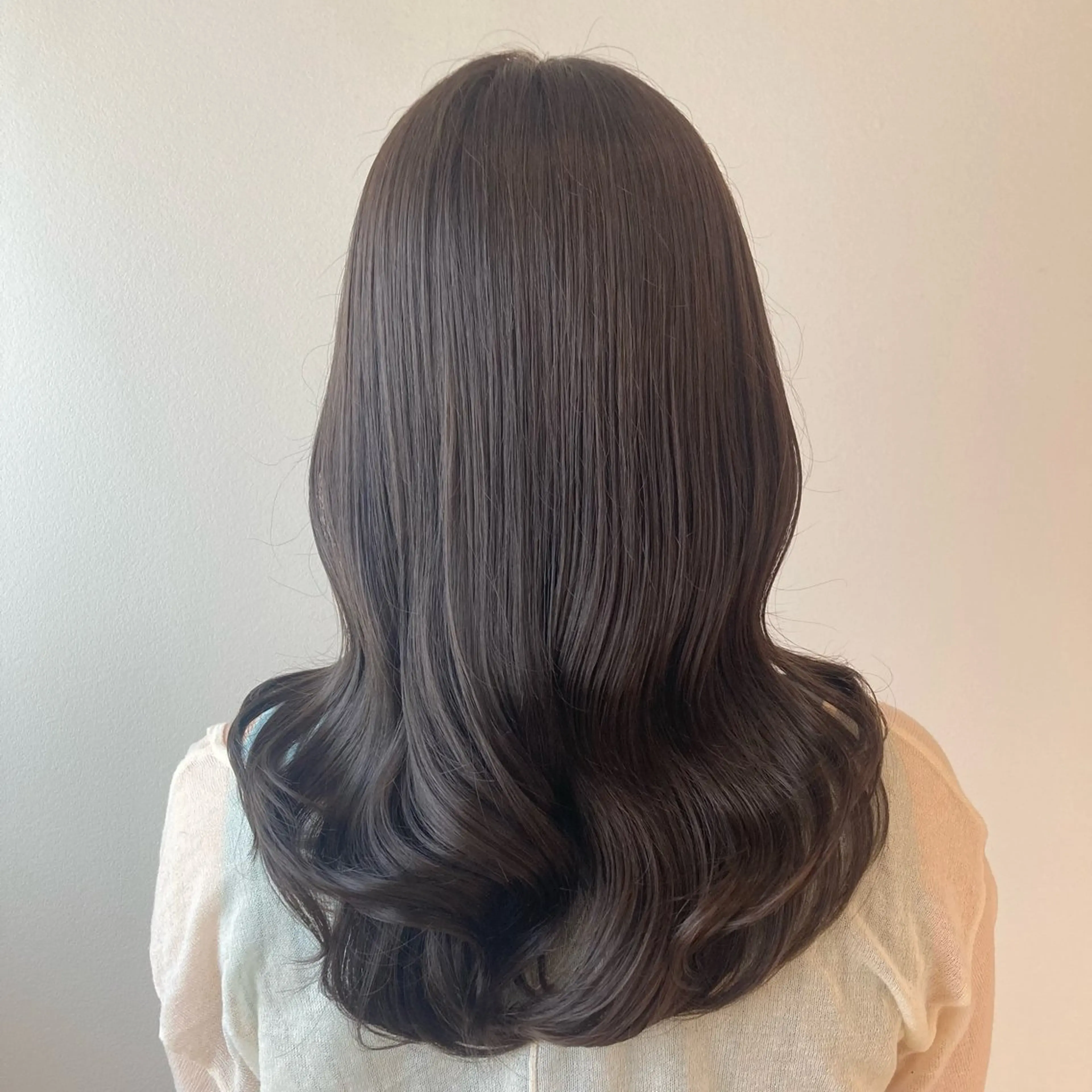 セミロング カラー グレージュ カット ヘアカラー 🫧ベージュカラー 🫧吉田奈央のヘアスタイル