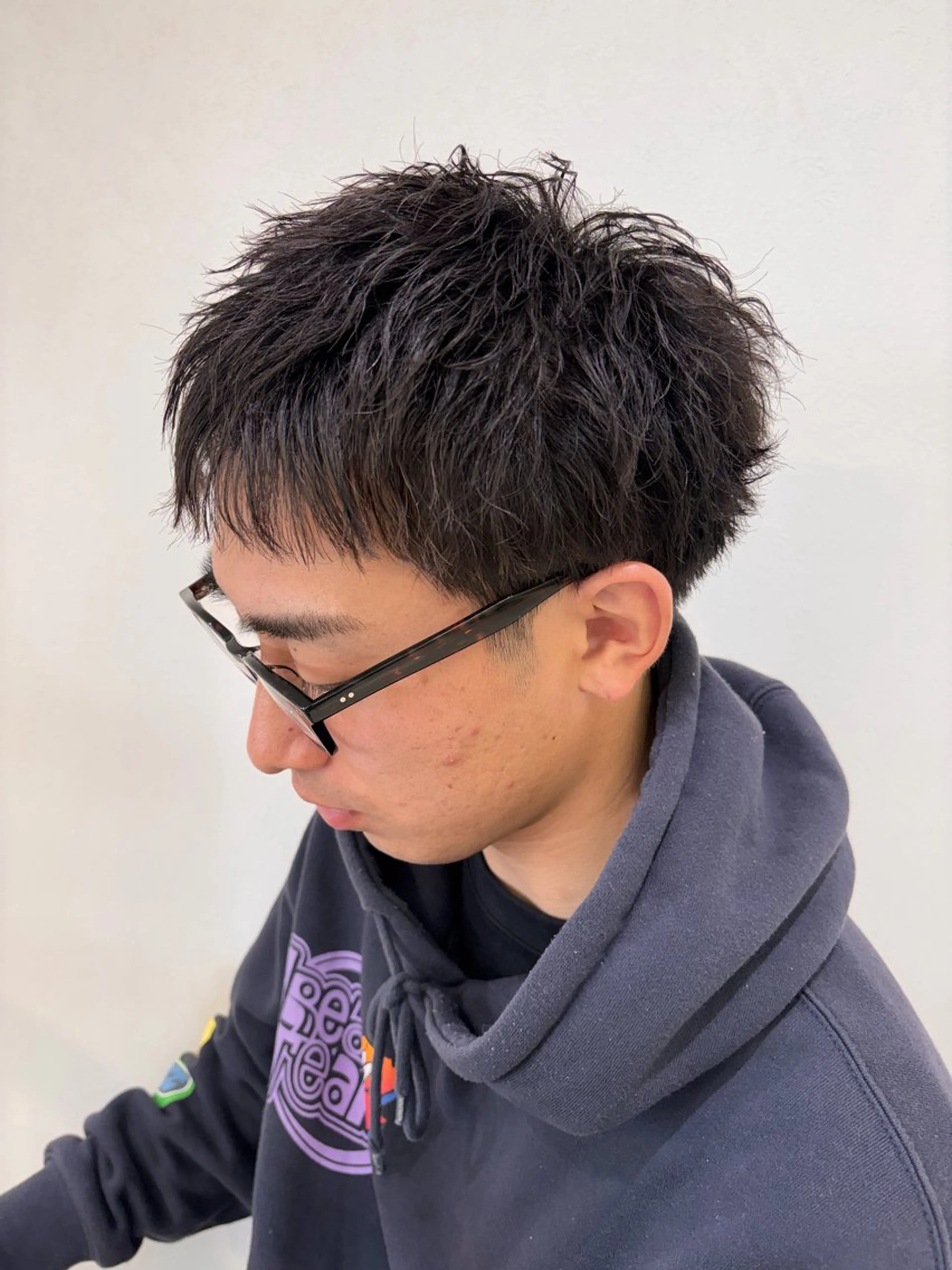 ショート メンズ ビジネス フェードカット マッシュ スキンフェード スパイキーショート カット ニュアンスパーマ/ フェザー/マッシュのヘアスタイル