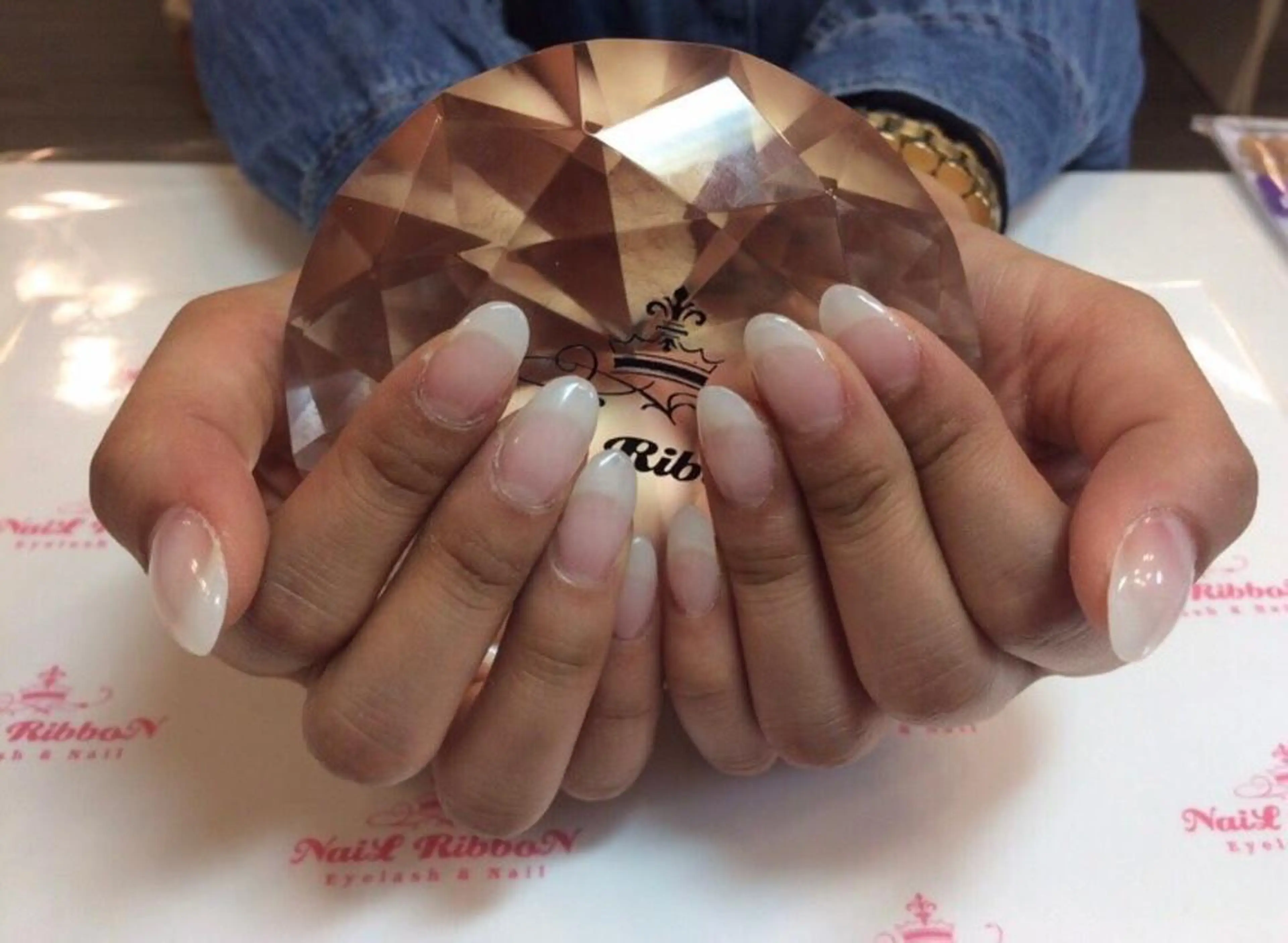 ネイル 春ネイル ネイルリボン 受付スタッフのネイルデザイン