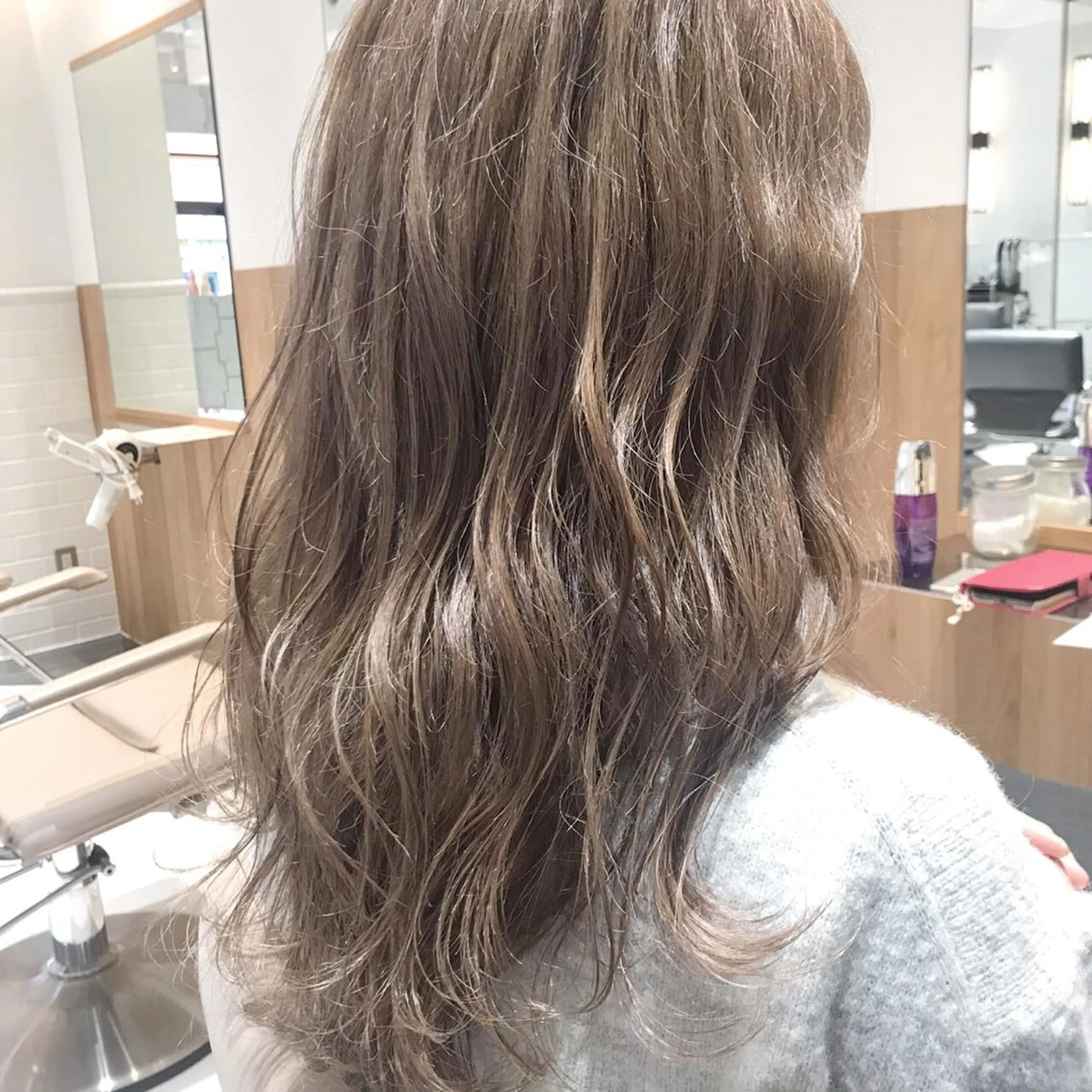 ロング アッシュ アッシュグレー 外国人風カラー レイヤーカット ボブ/ハイトーン 福生Radix 下田のヘアスタイル