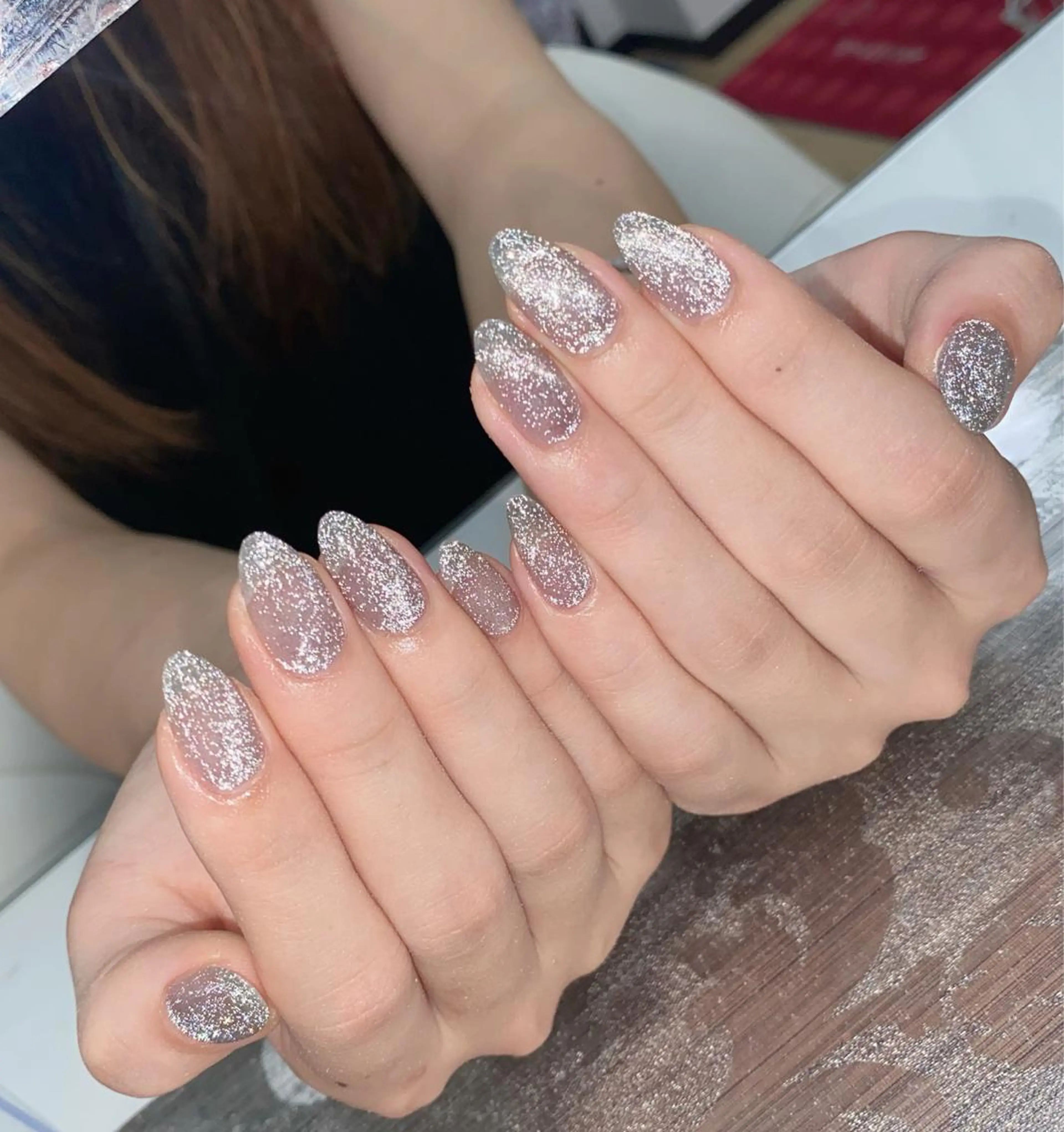 ネイル ハンドネイル I-nailロング /ワンホン/キラキラのネイルデザイン