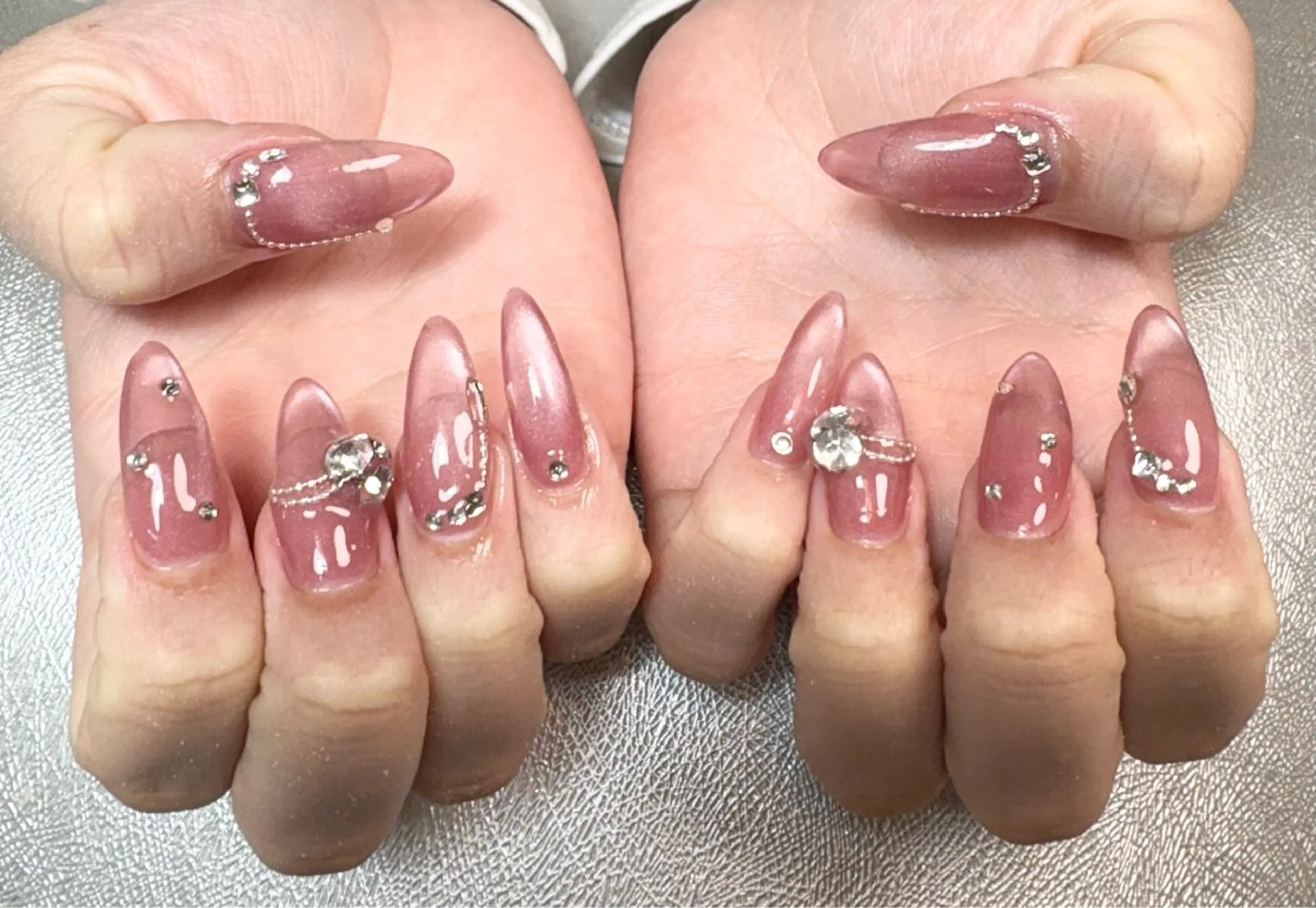 ネイル アートネイル 長さ出し マグネットネイル ストーンネイル ハンドネイル ✨韓国✨nail salonLumieのネイルデザイン