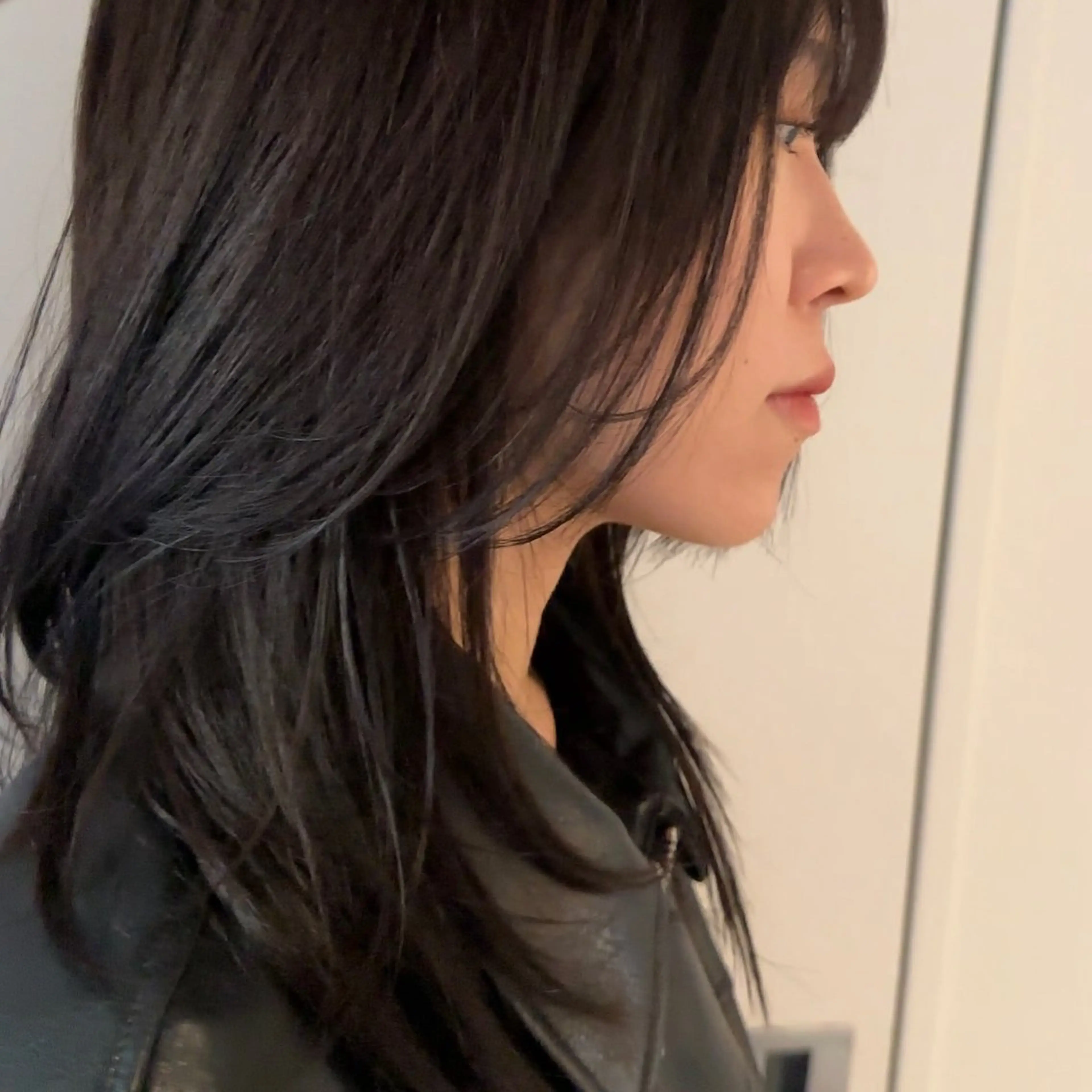 ミディアム 岸本 理希のヘアスタイル