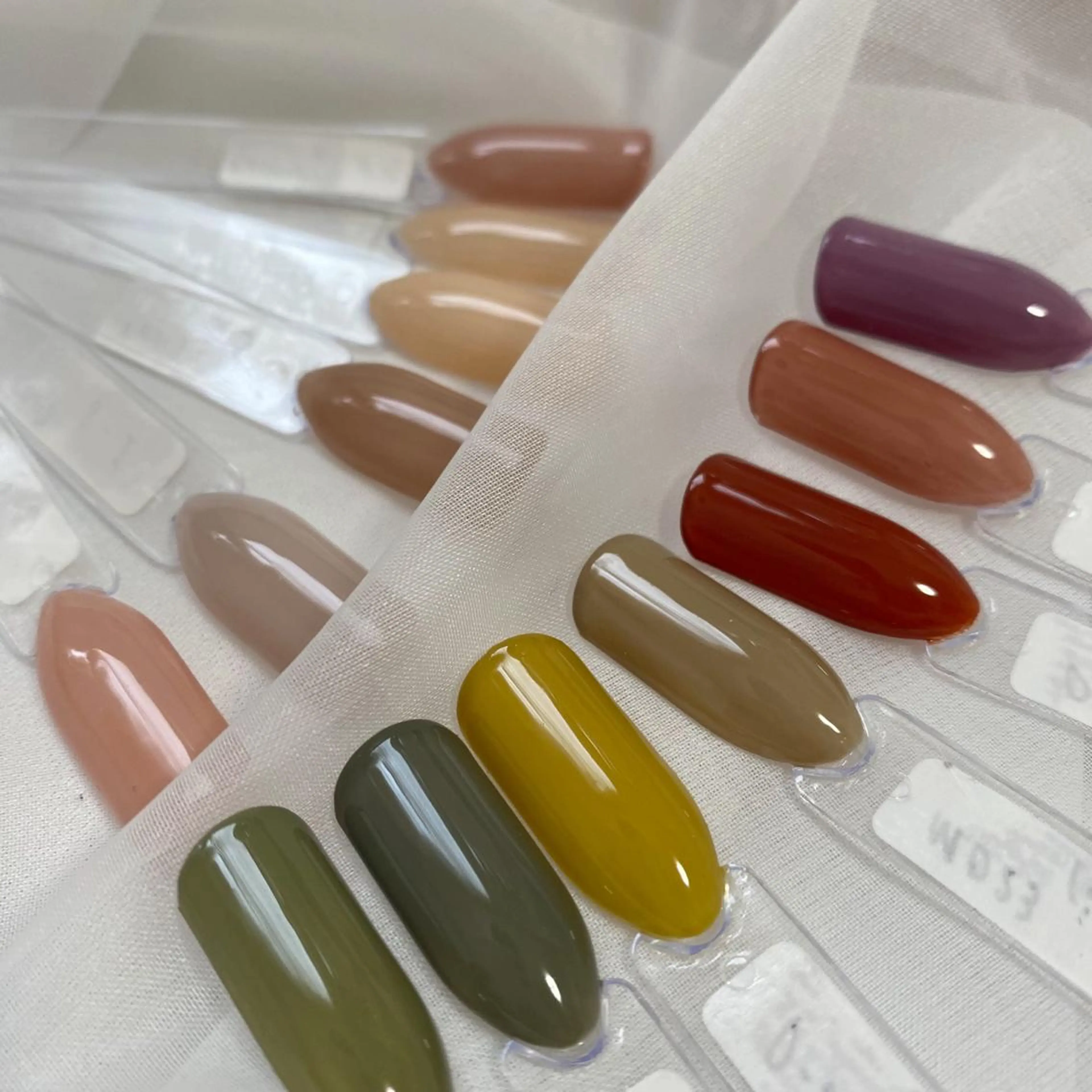 ネイル オフィスネイル ワンカラーネイル シンプルネイル 春ネイル h.ours _のネイルデザイン