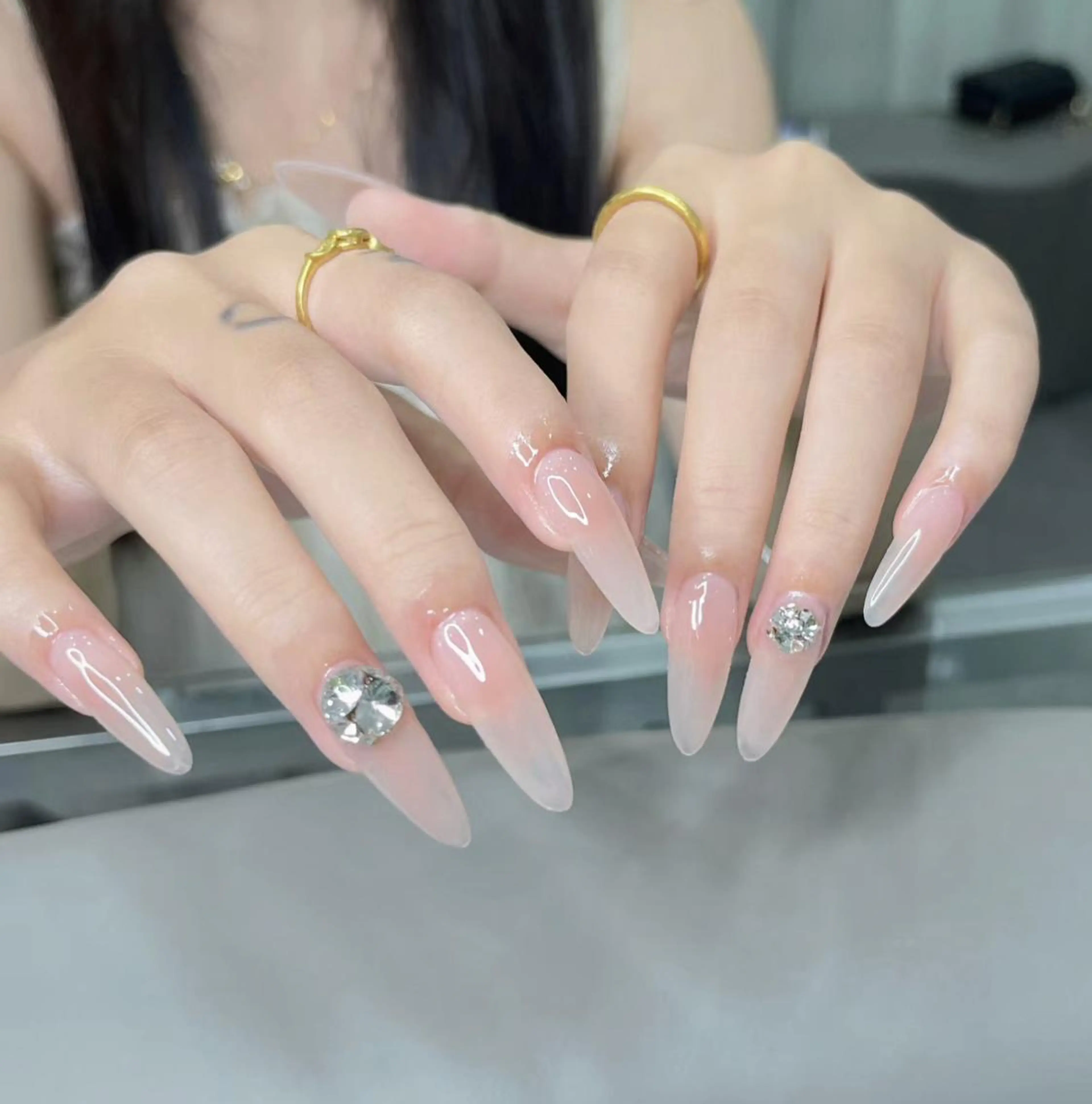 ネイル アートネイル 長さ出し ネイルチップ Queens PUPUのネイルデザイン