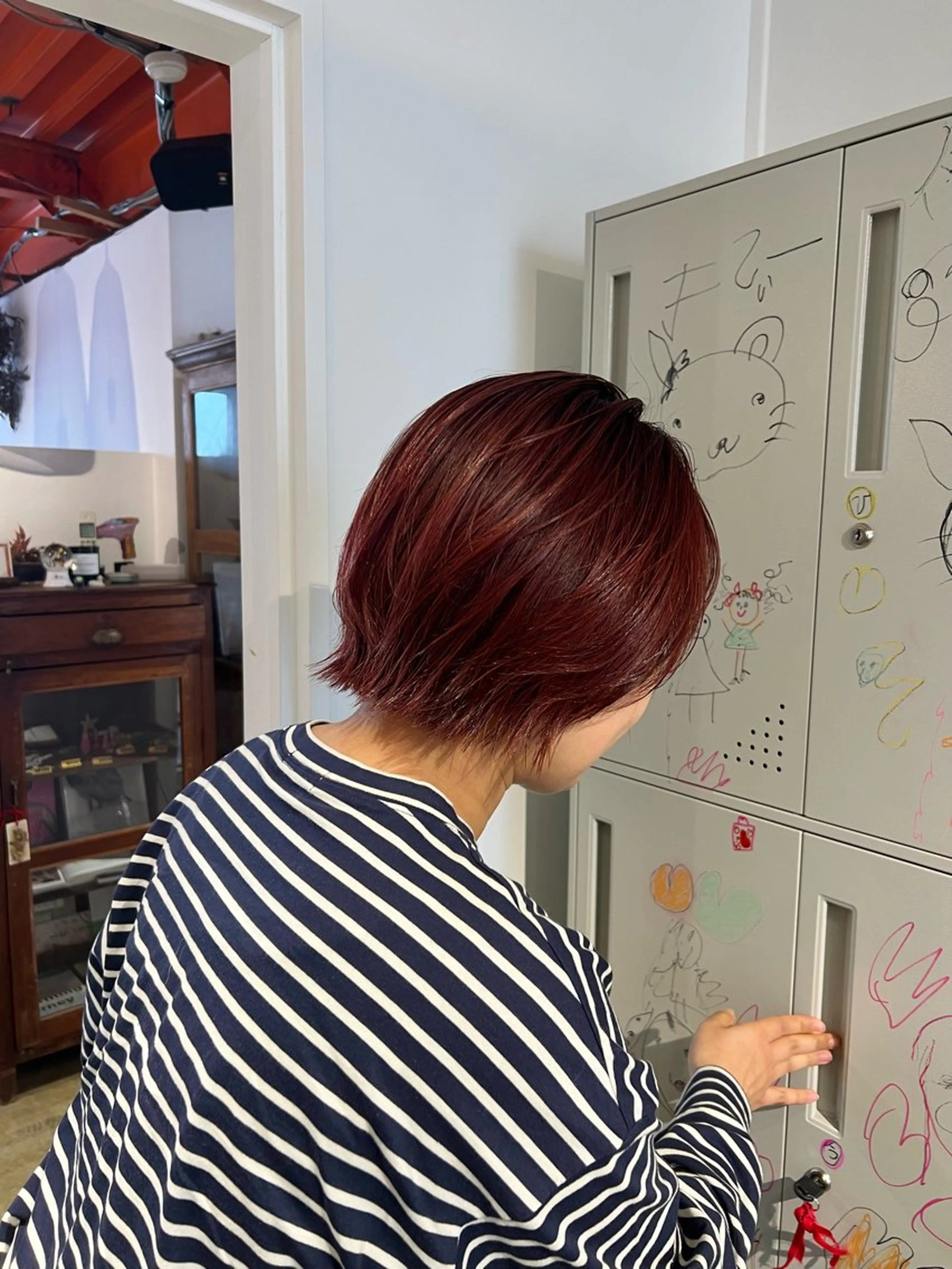 カラー 安谷 彩香のヘアスタイル