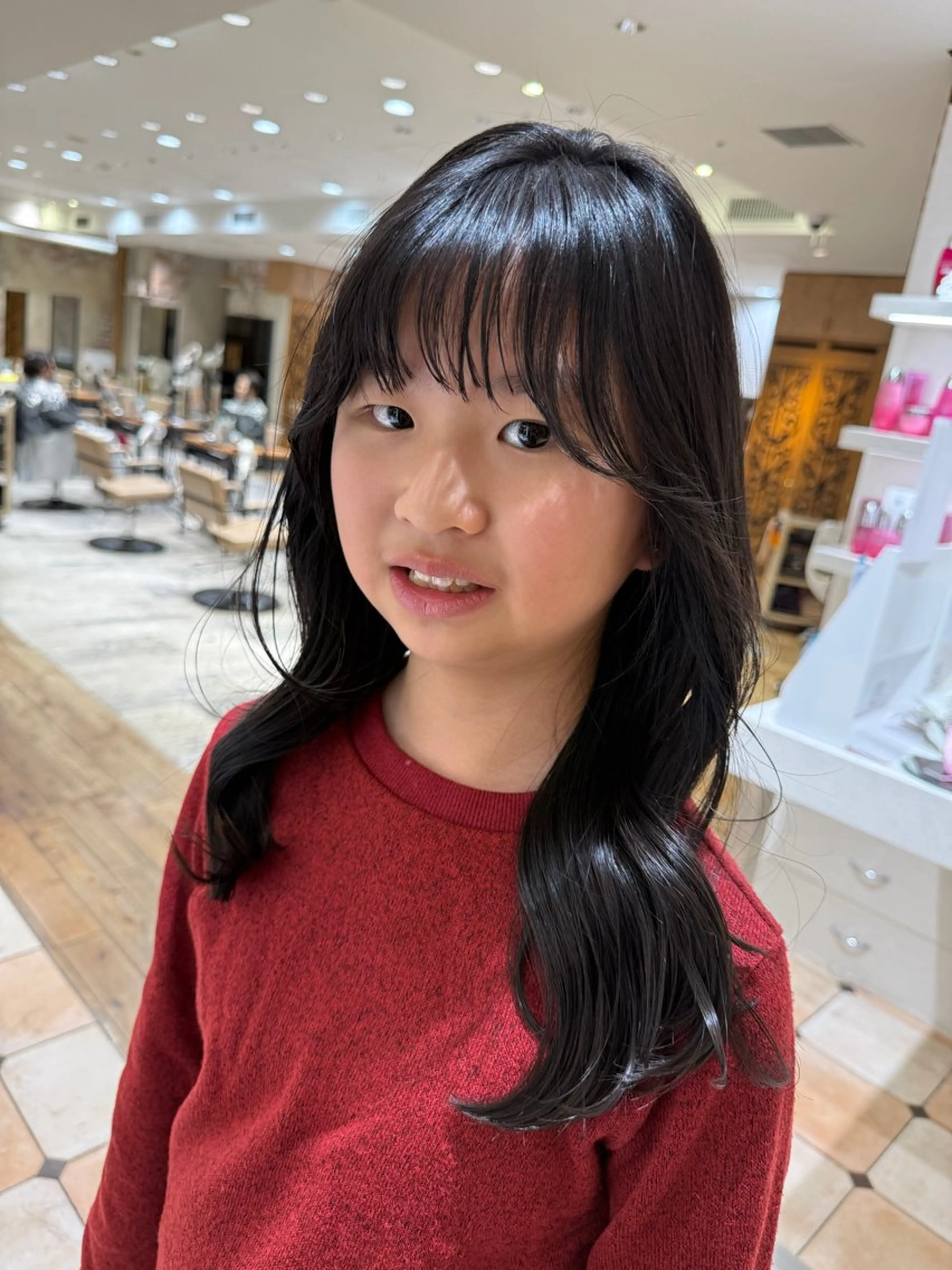 ミディアム カット トリートメント 顔まわりカット 前髪カット安井楽人のヘアスタイル