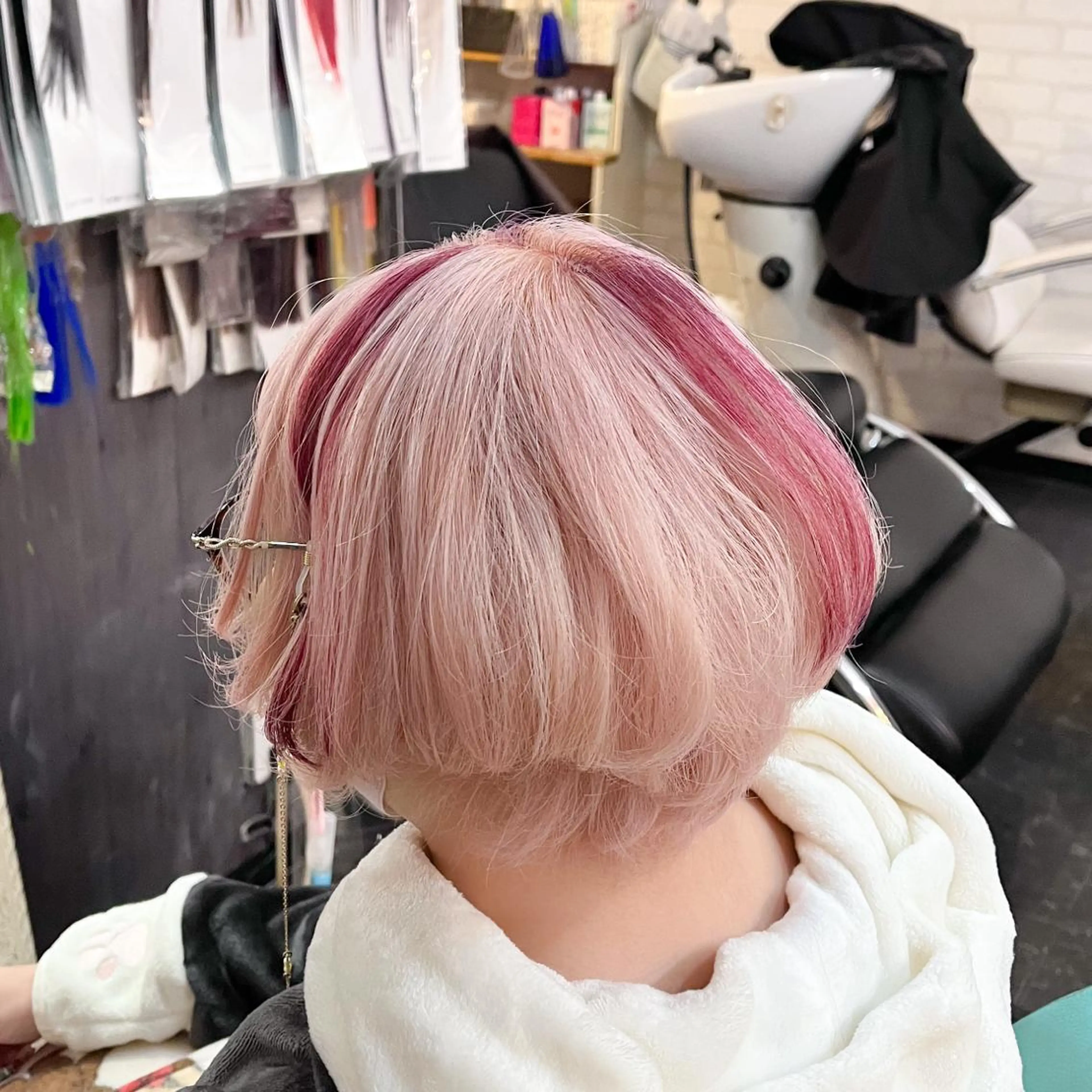 ショート カラー ヘアアレンジ ブリーチ ピンクカラー レッドカラー ホワイトピンク ヘアカラー トリートメント Kimura Shinyaのヘアスタイル
