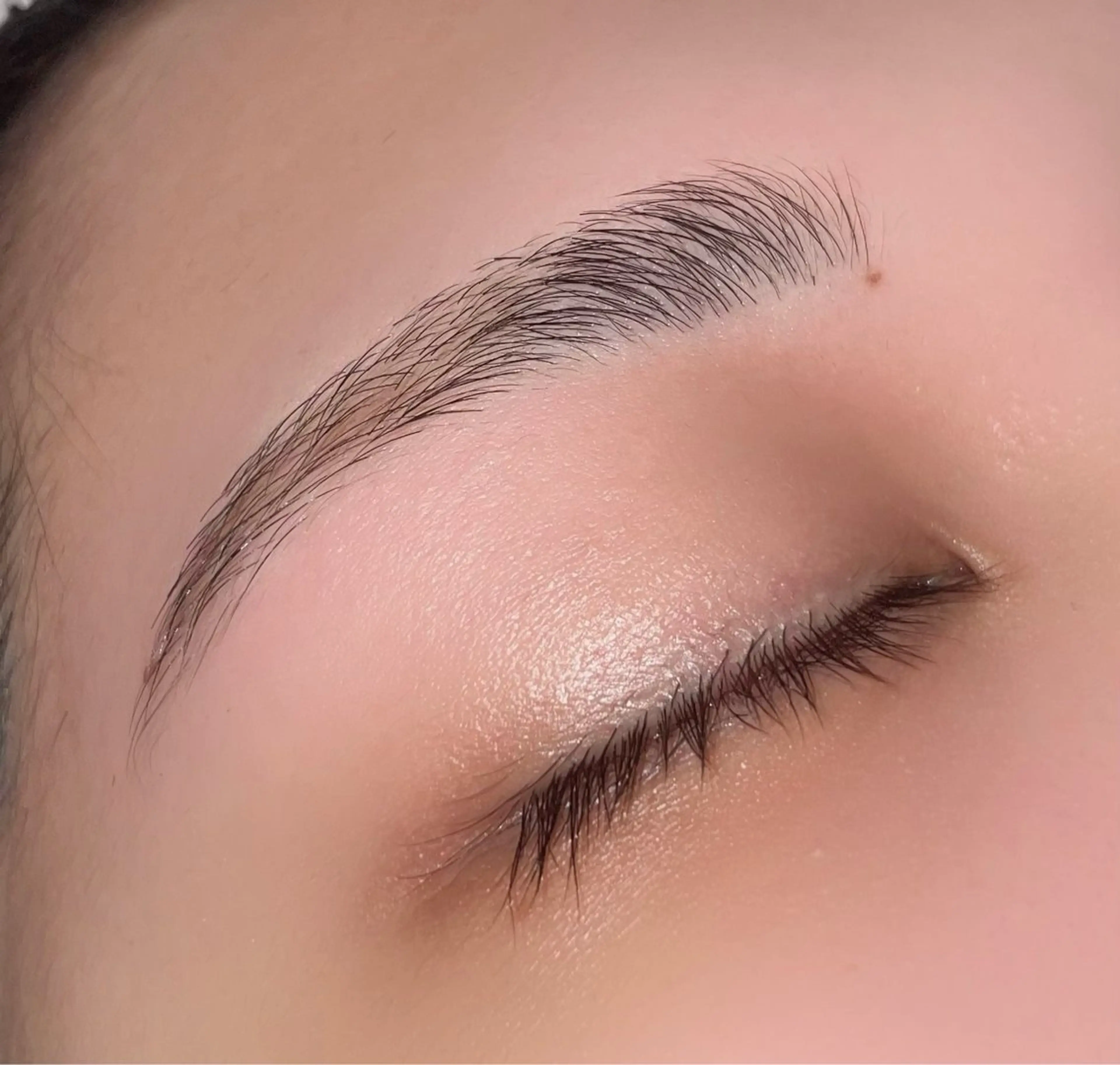 アイブロウ 小峰 利樹のマツエク・マツパデザイン