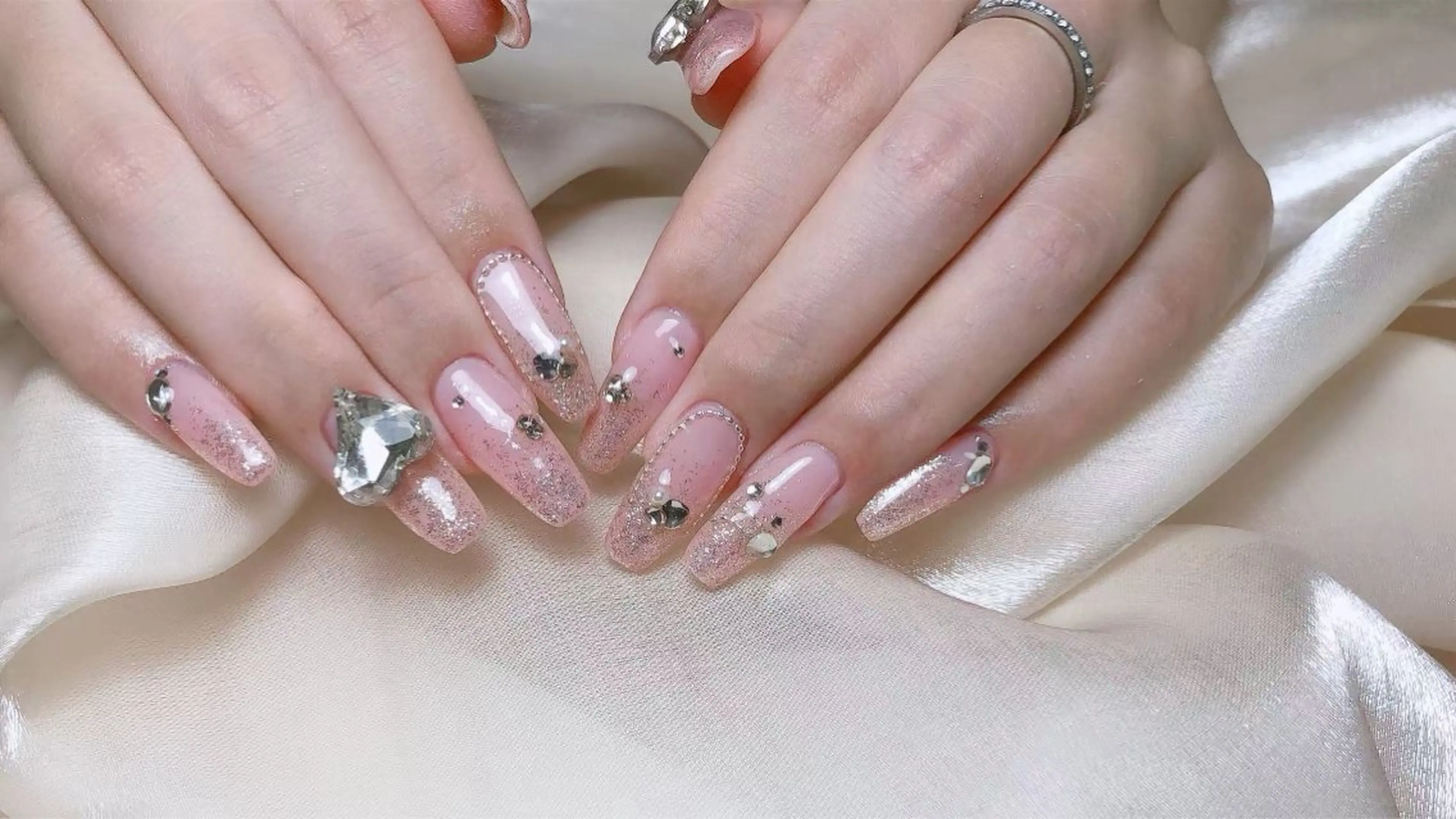 ネイル ルラワンネイル エンのネイルデザイン