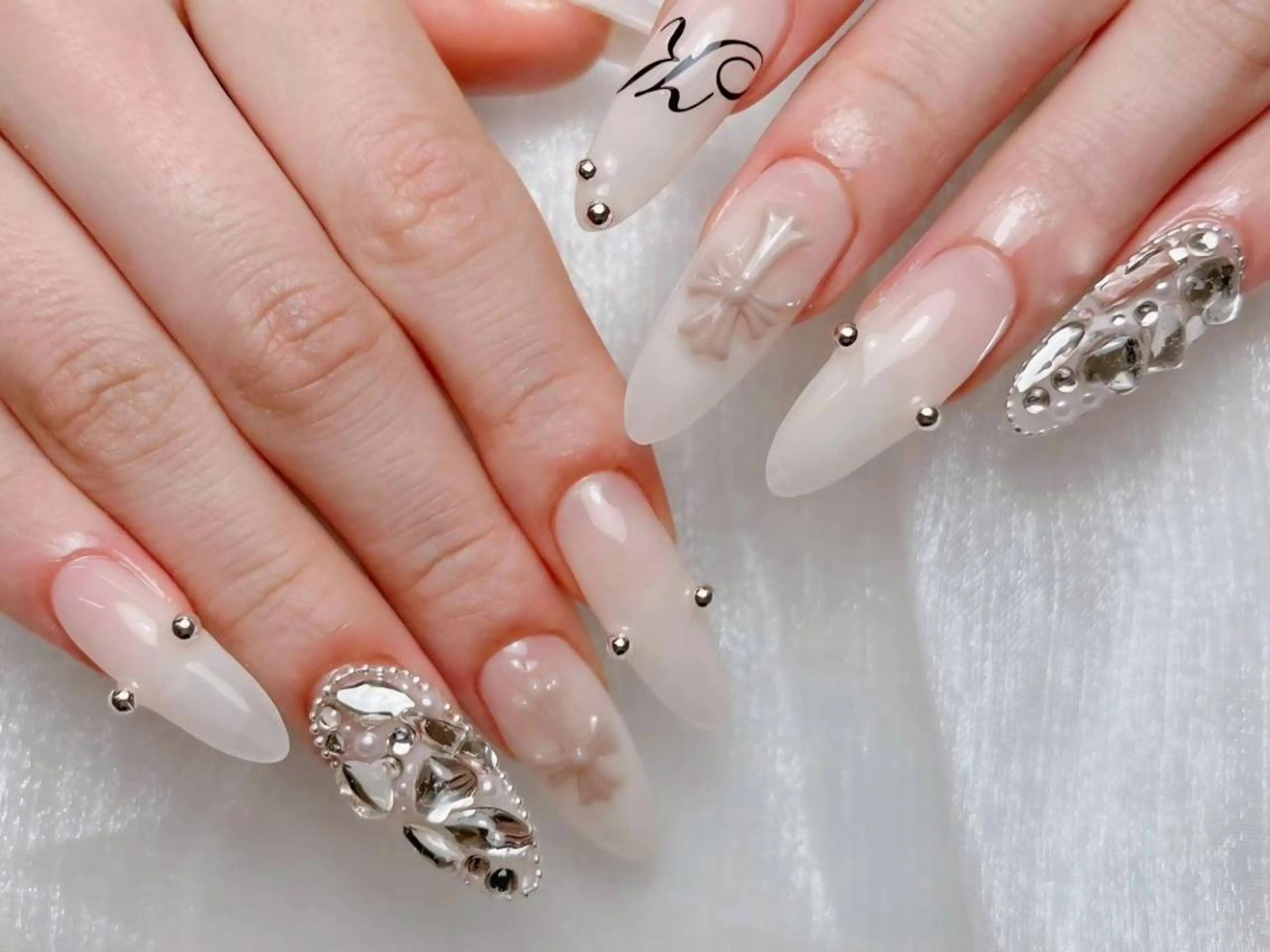 ネイル ジェルネイル 韓国ネイル マグネットネイル 持ち込み オフィスネイル ハンドネイル Nails by AN.*✧のネイルデザイン