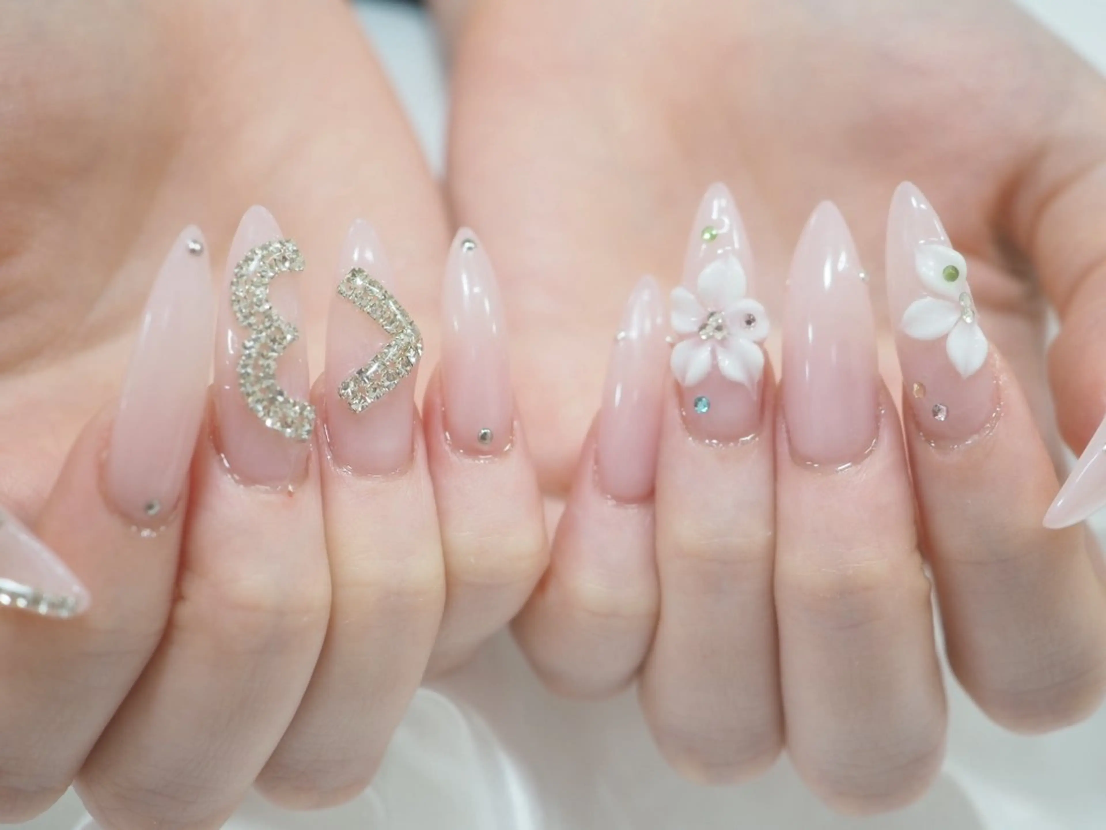 ネイル ハンドネイル . 佳那美のネイルデザイン