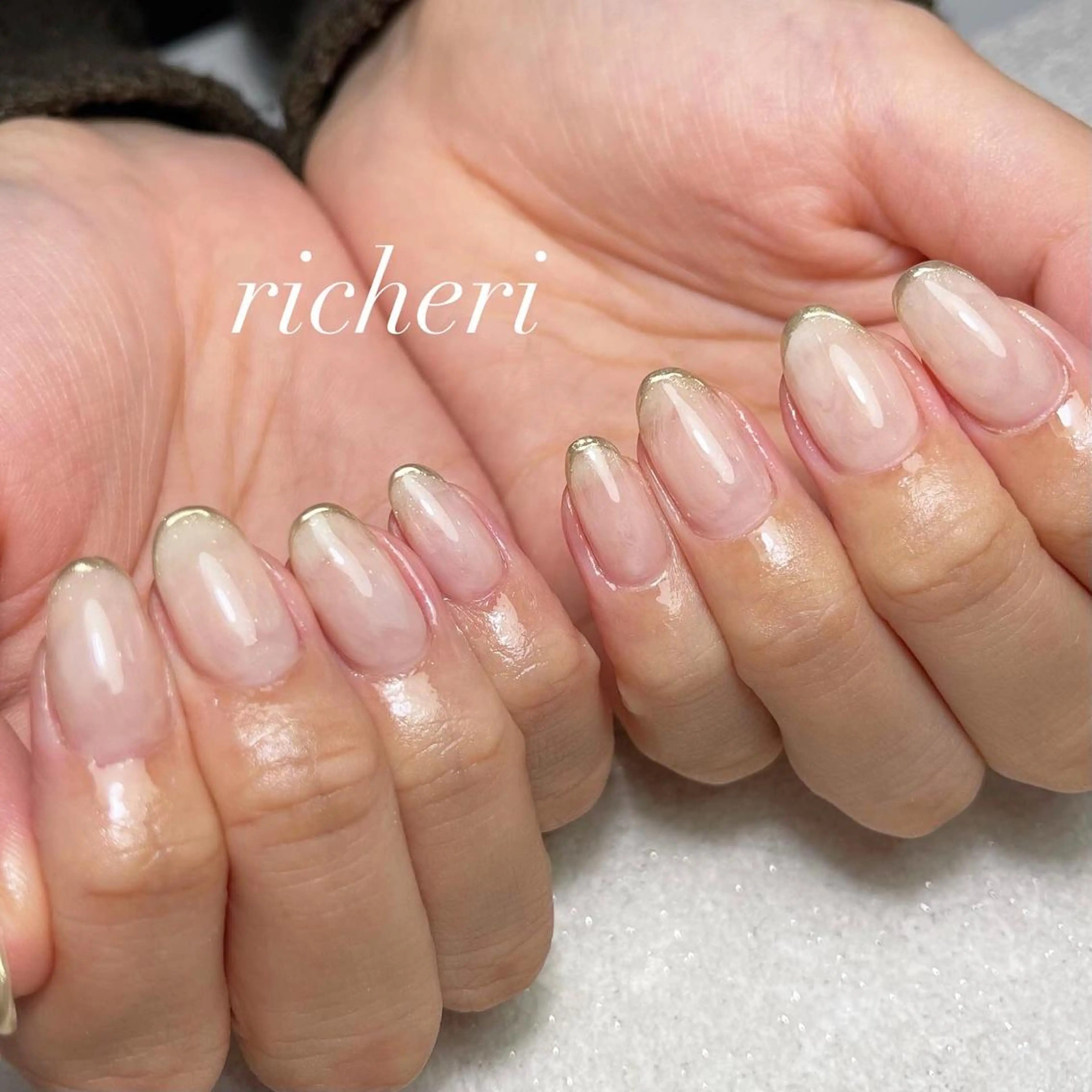 ミディアム ネイル 韓国風ヘア アートネイル フレンチネイル ジェルネイル ガラスフレンチ richeri beautyのエステ・リラクイメージ