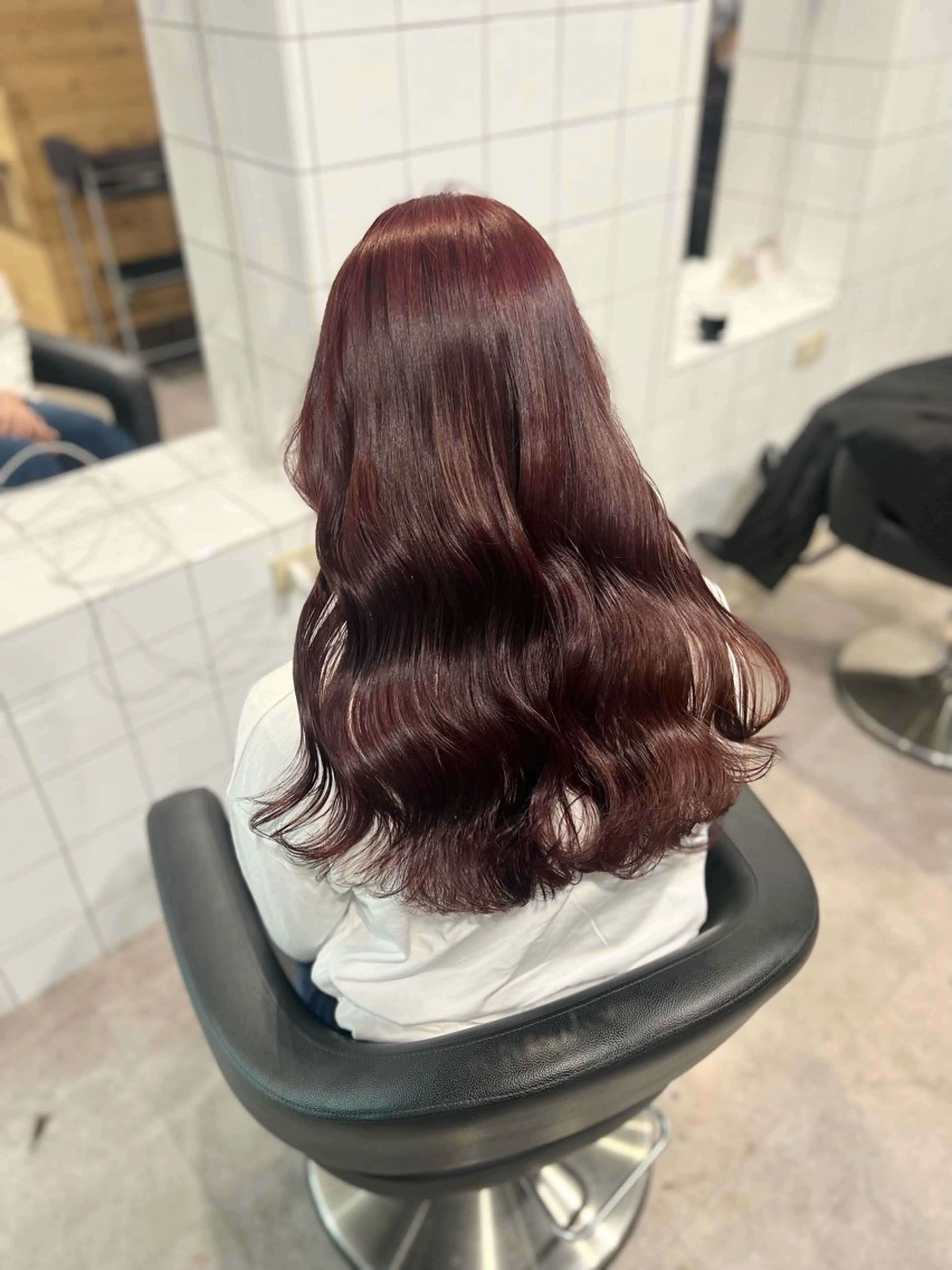 ロング カラー ベージュカラー ブリーチ ボルドーカラー ブラウンカラー カシス ヘアカラー 韓流トレンドヘア 🎀RINAKO🎀のヘアスタイル