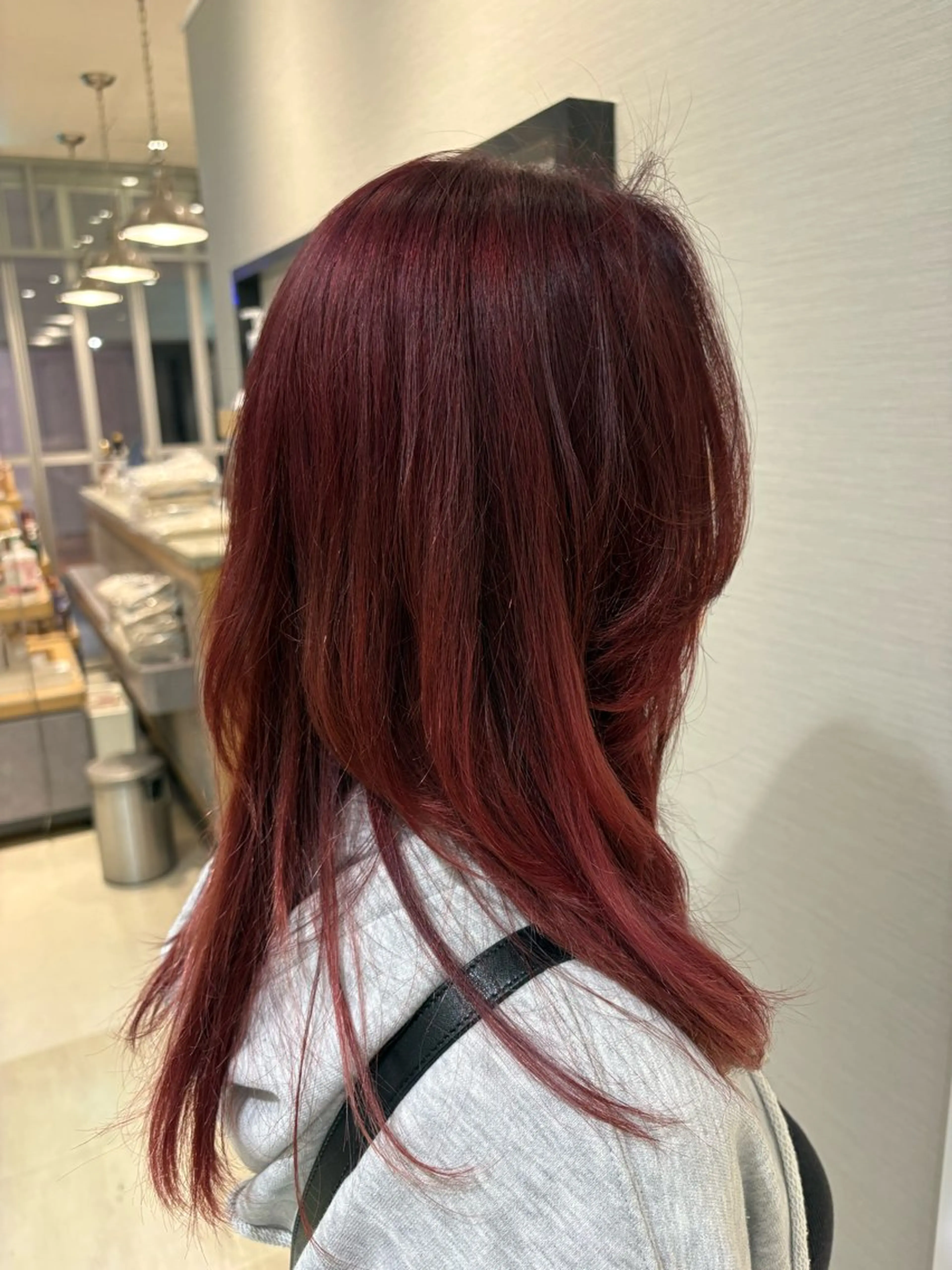 ミディアム 靍岡 千明のヘアスタイル