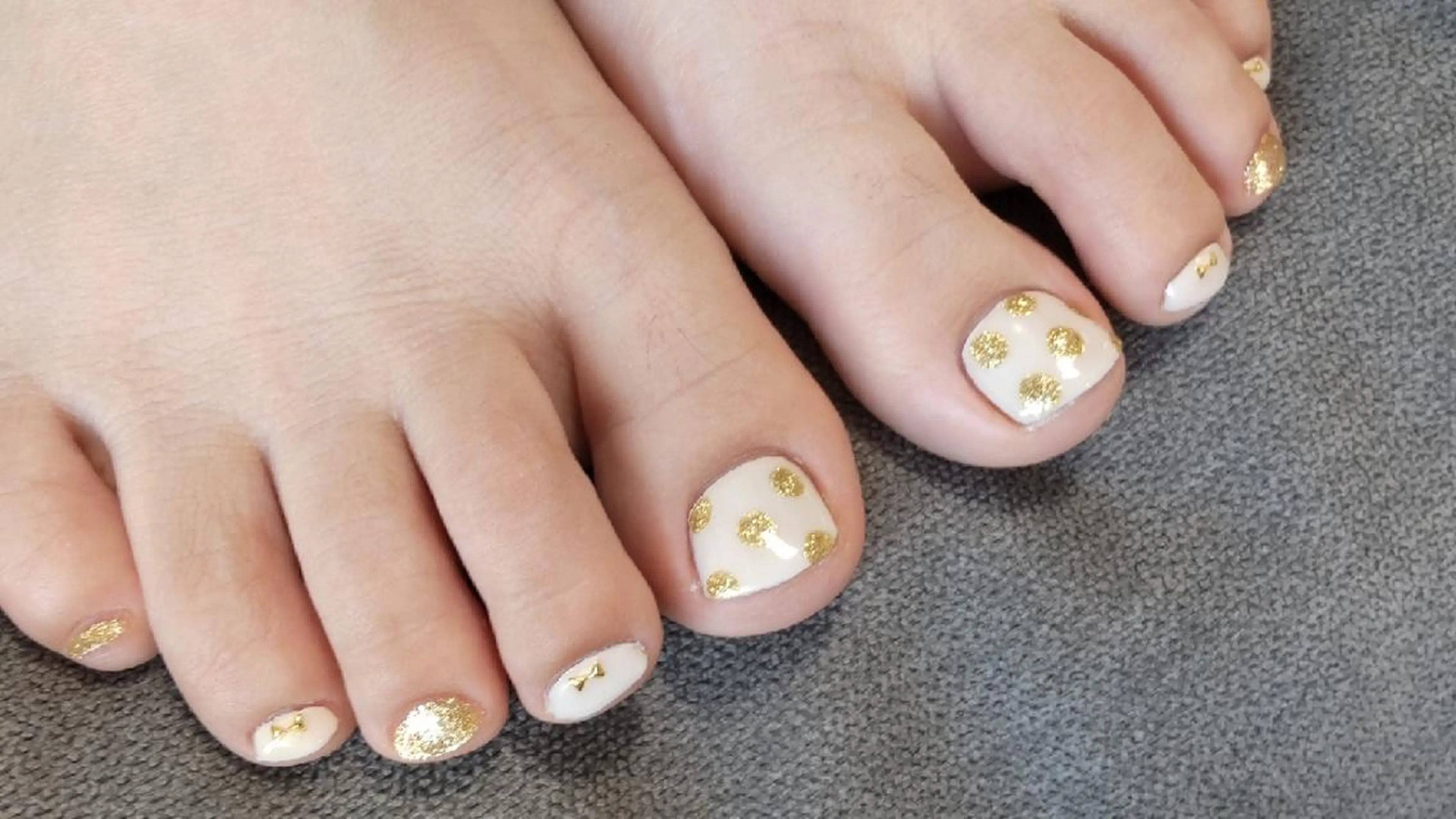 ネイル アートネイル ドット フットネイル infinity skyのネイルデザイン