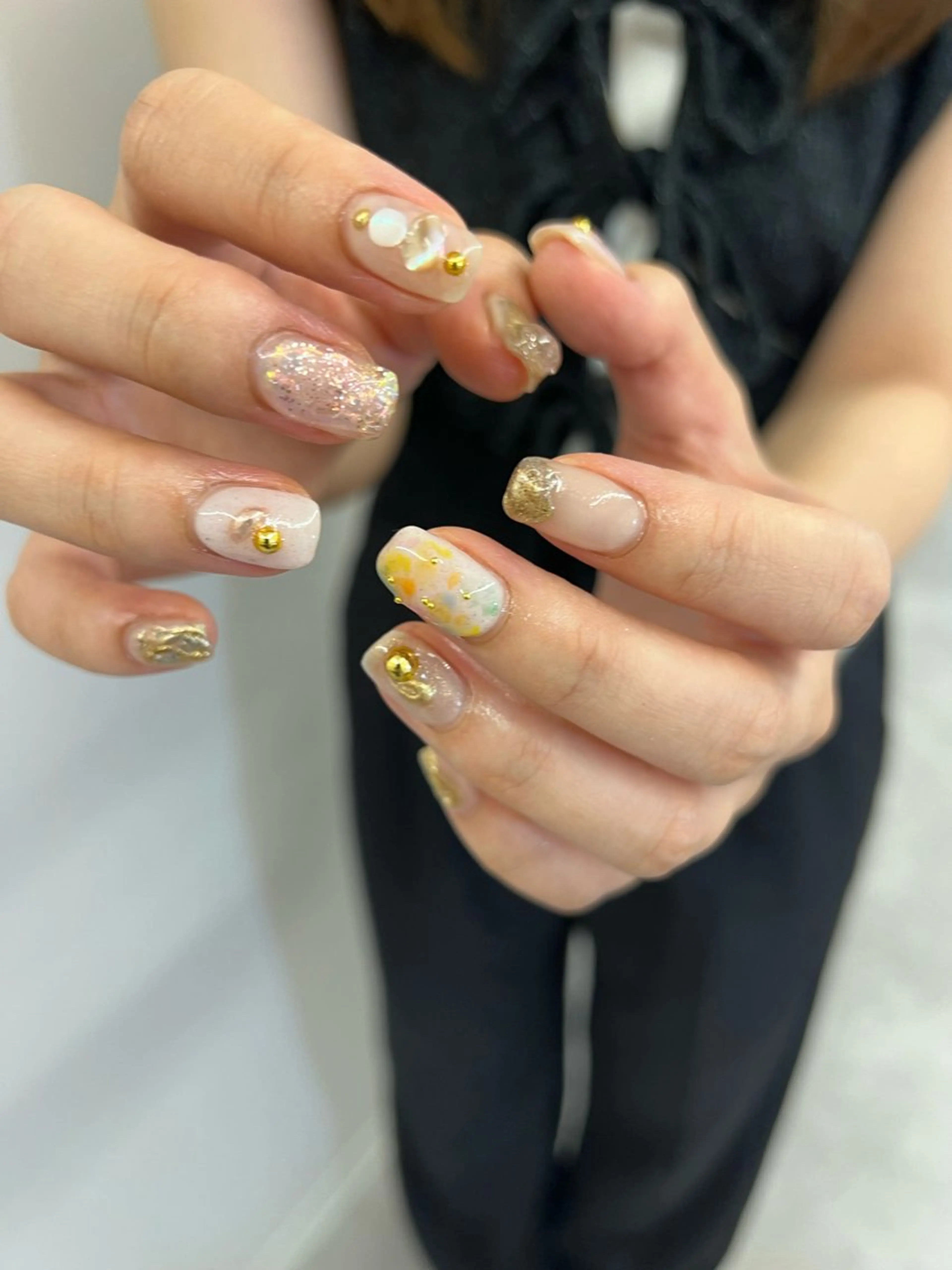 ネイル ジェルネイル ゴールド 韓国ネイル マグネットネイル ニュアンスネイル ハンドネイル ハンドケア Bana_ Nailのネイルデザイン