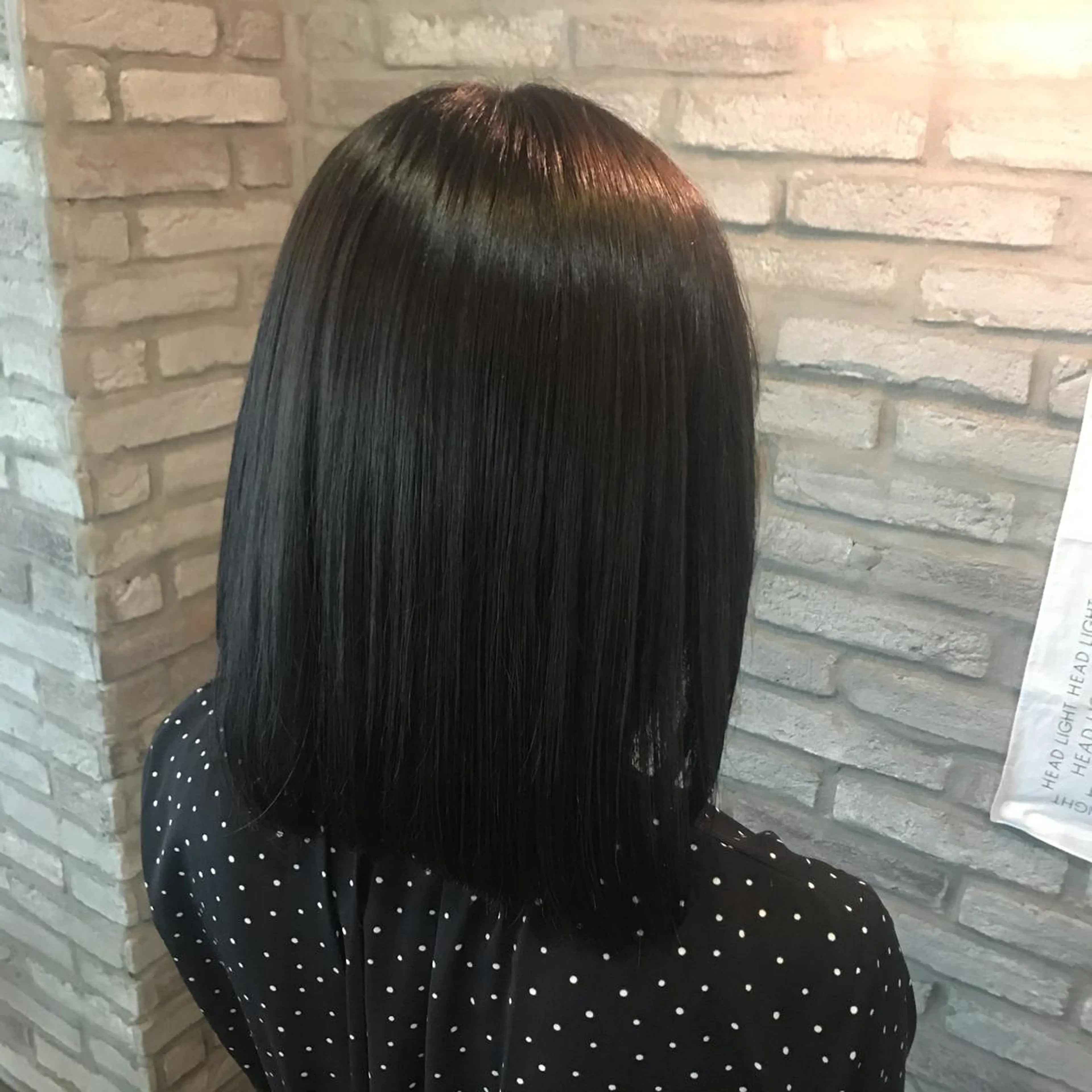 ミディアム カラー 黒髪 ブルーカラー ブルーブラック 佐々木 千夏のヘアスタイル