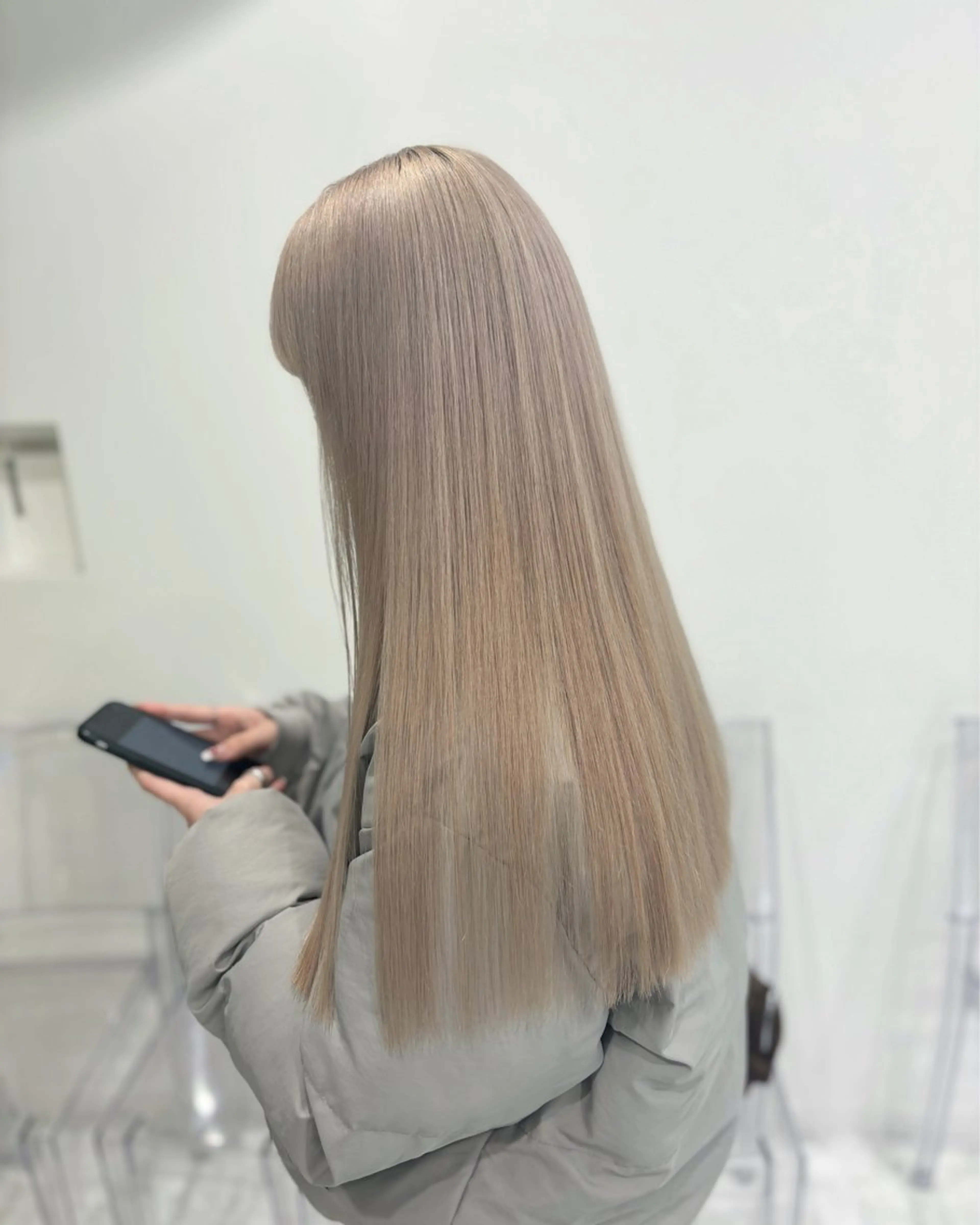 ロング カラー ヘアカラー トリートメント ヘアセット 🩵色落ち可愛い 寒色カラー🩵のヘアスタイル