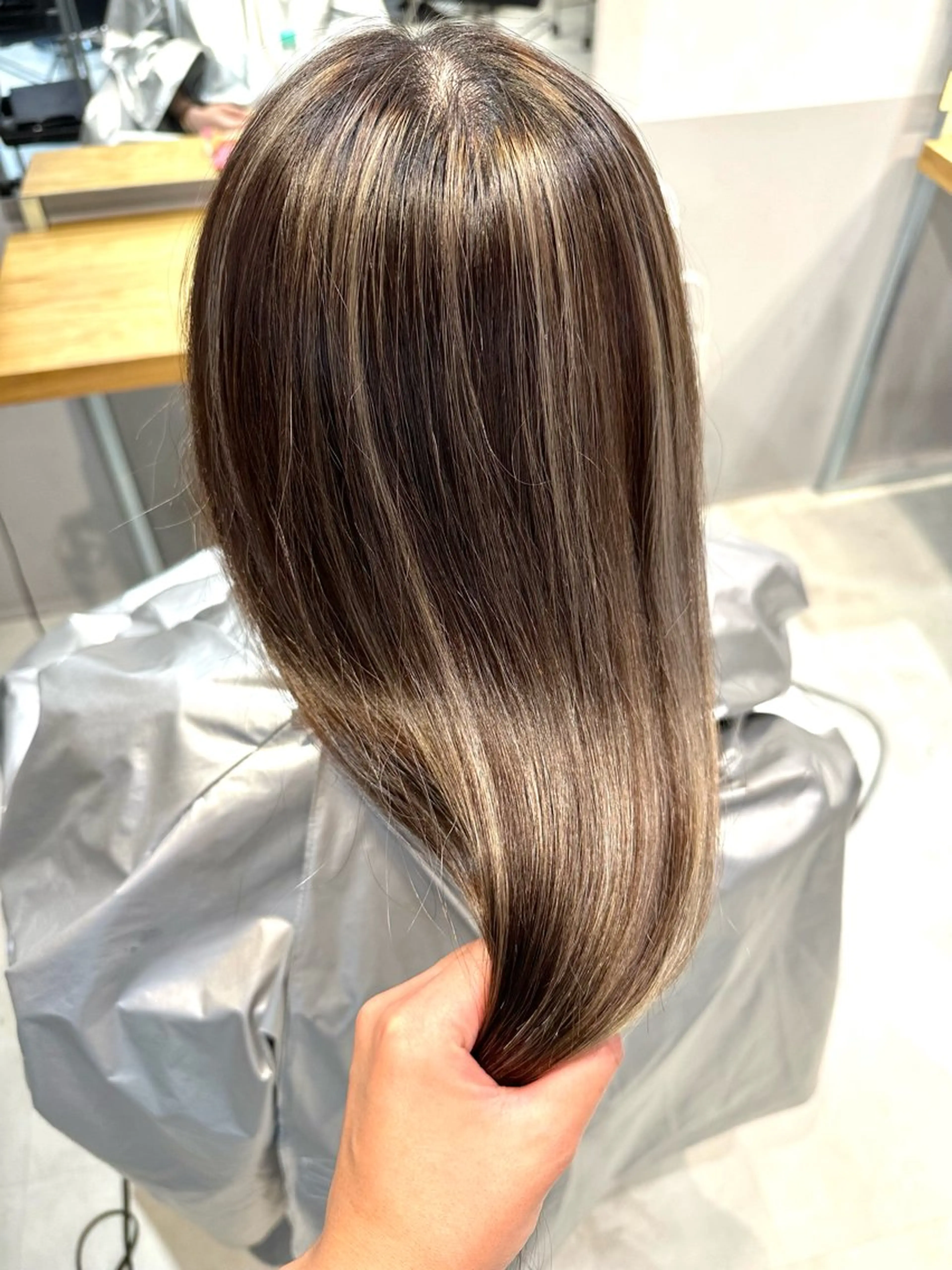 ロング カラー ヘアカラー トリートメント 💖ハイライト/ハイ トーン💖MIKIのヘアスタイル