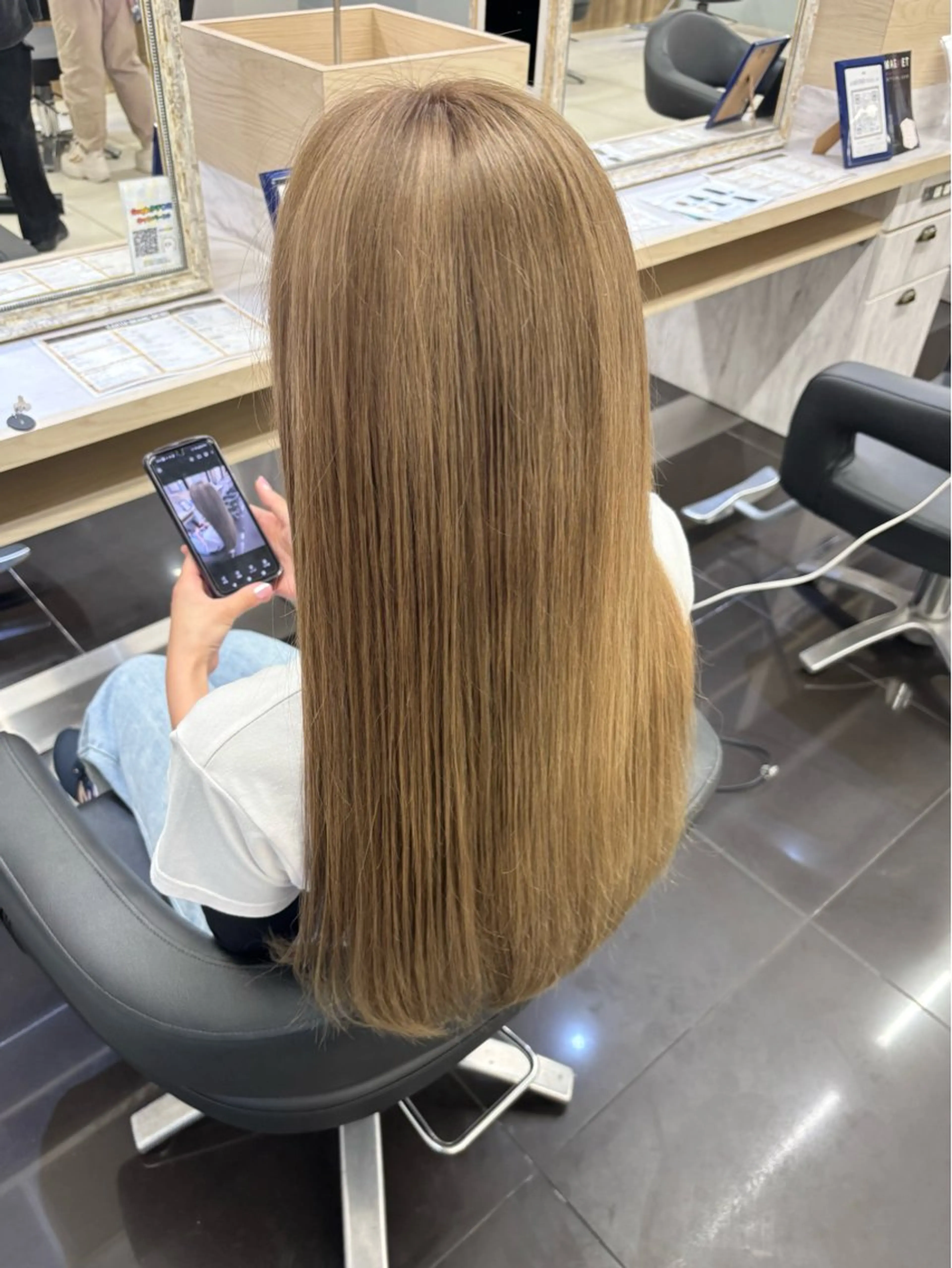 ロング ヘアカラー トリートメント earth新宮 Jesikkaのヘアスタイル