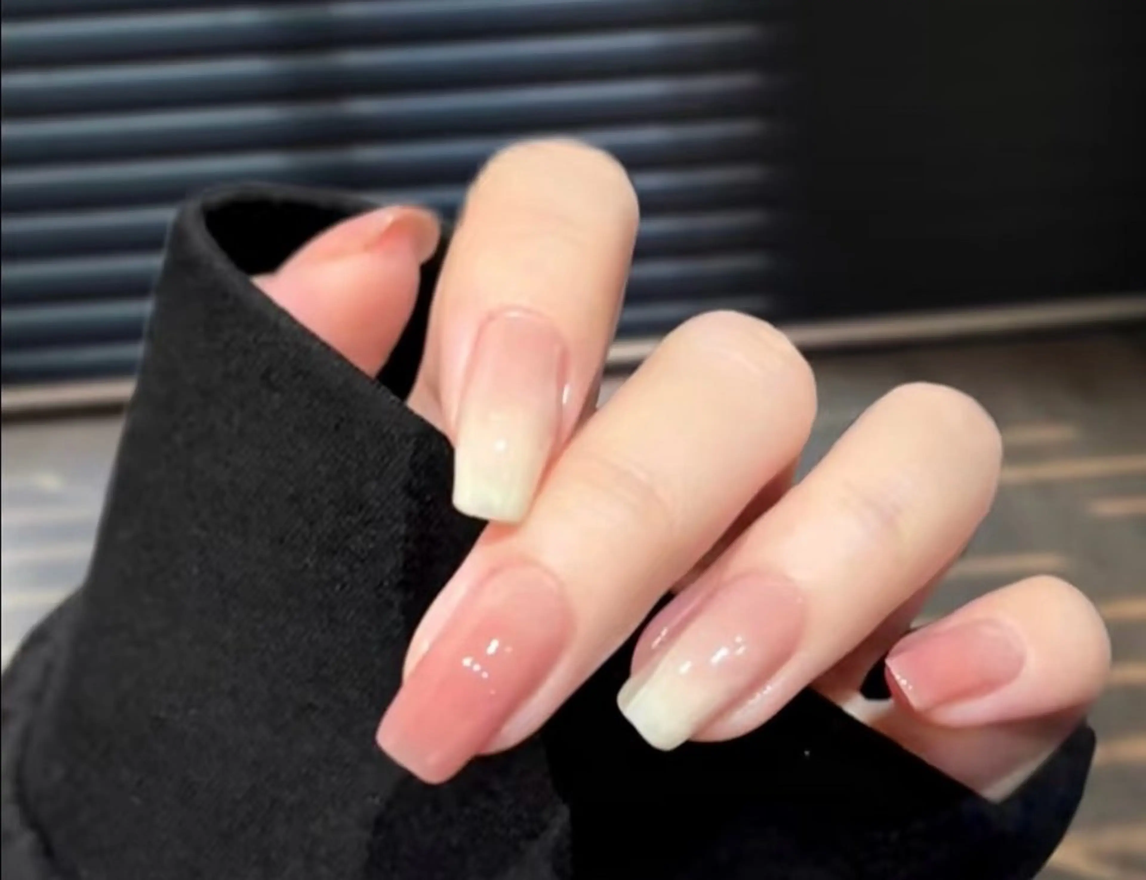 ネイル 高木 維麗絲のネイルデザイン