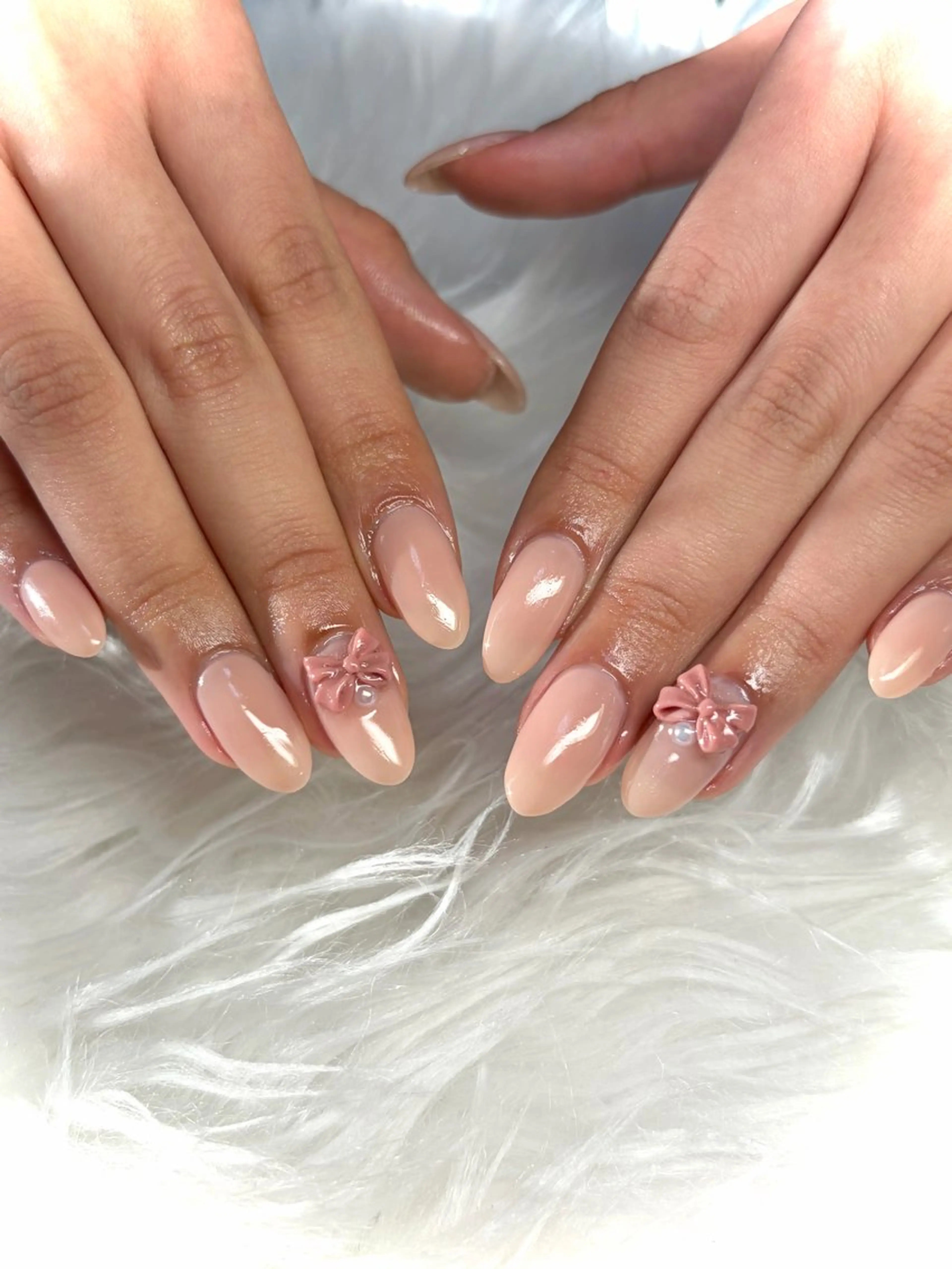 ネイル アートネイル ワンカラーネイル リボン 冬ネイル Nail room Aのネイルデザイン