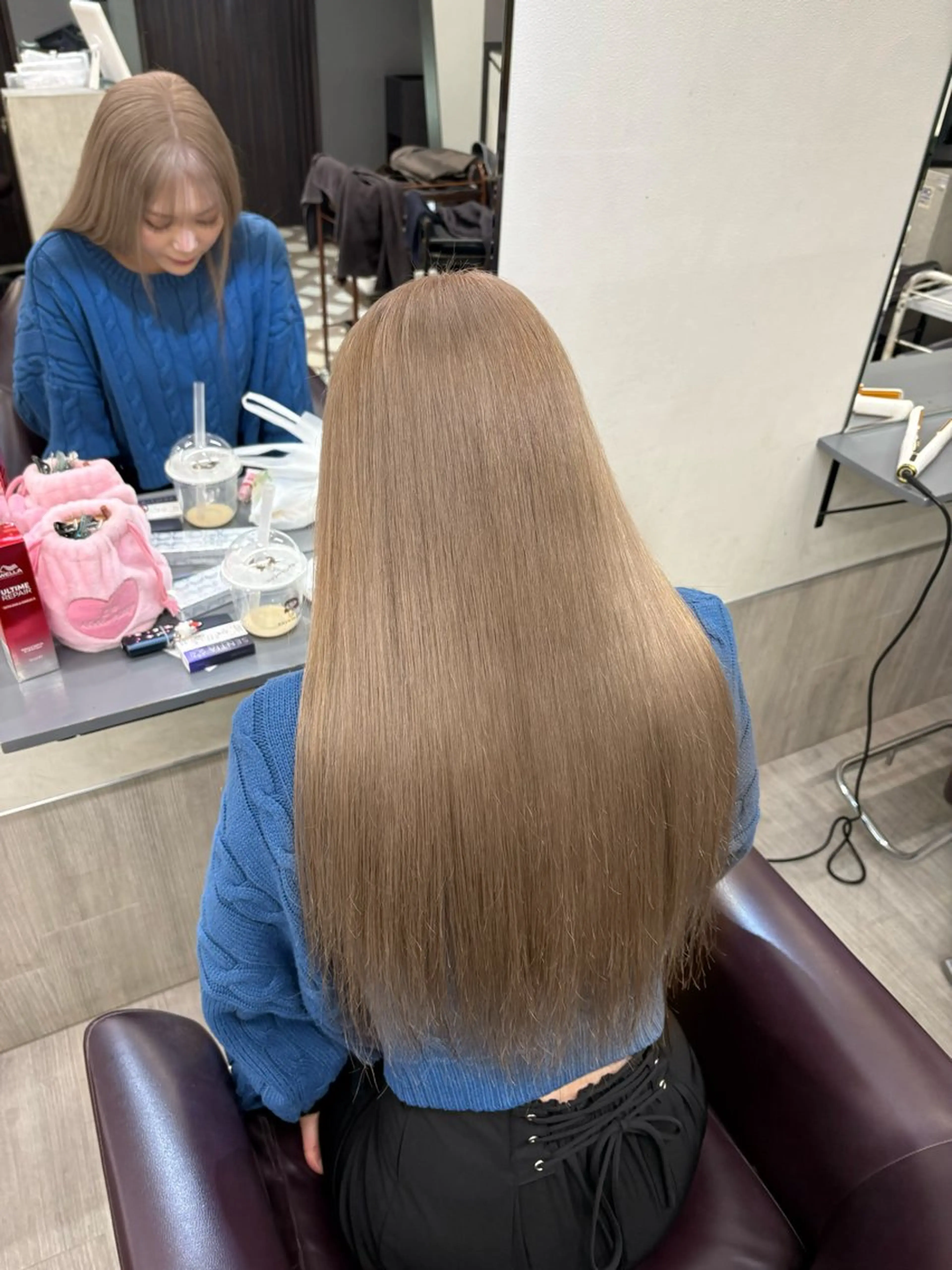 ロング カラー ヘアカラー noa 寒色系カラーブリーチのヘアスタイル