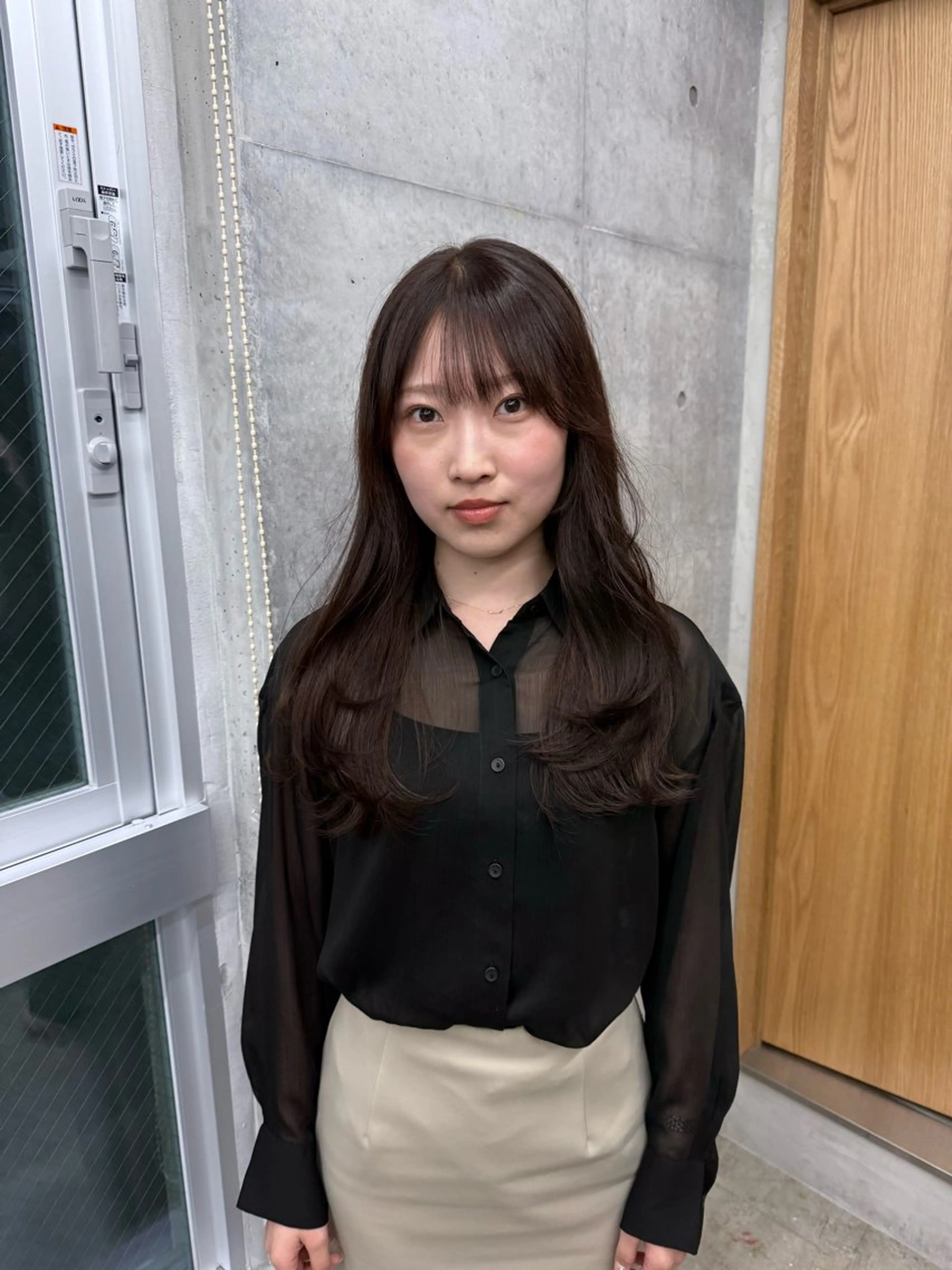 ロング カラー ロングレイヤー アッシュ ベージュカラー ブリーチ 透明感カラー カット ヘアカラー トリートメント 誰より丁寧なカット/ 小林輝/レイヤーのヘアスタイル