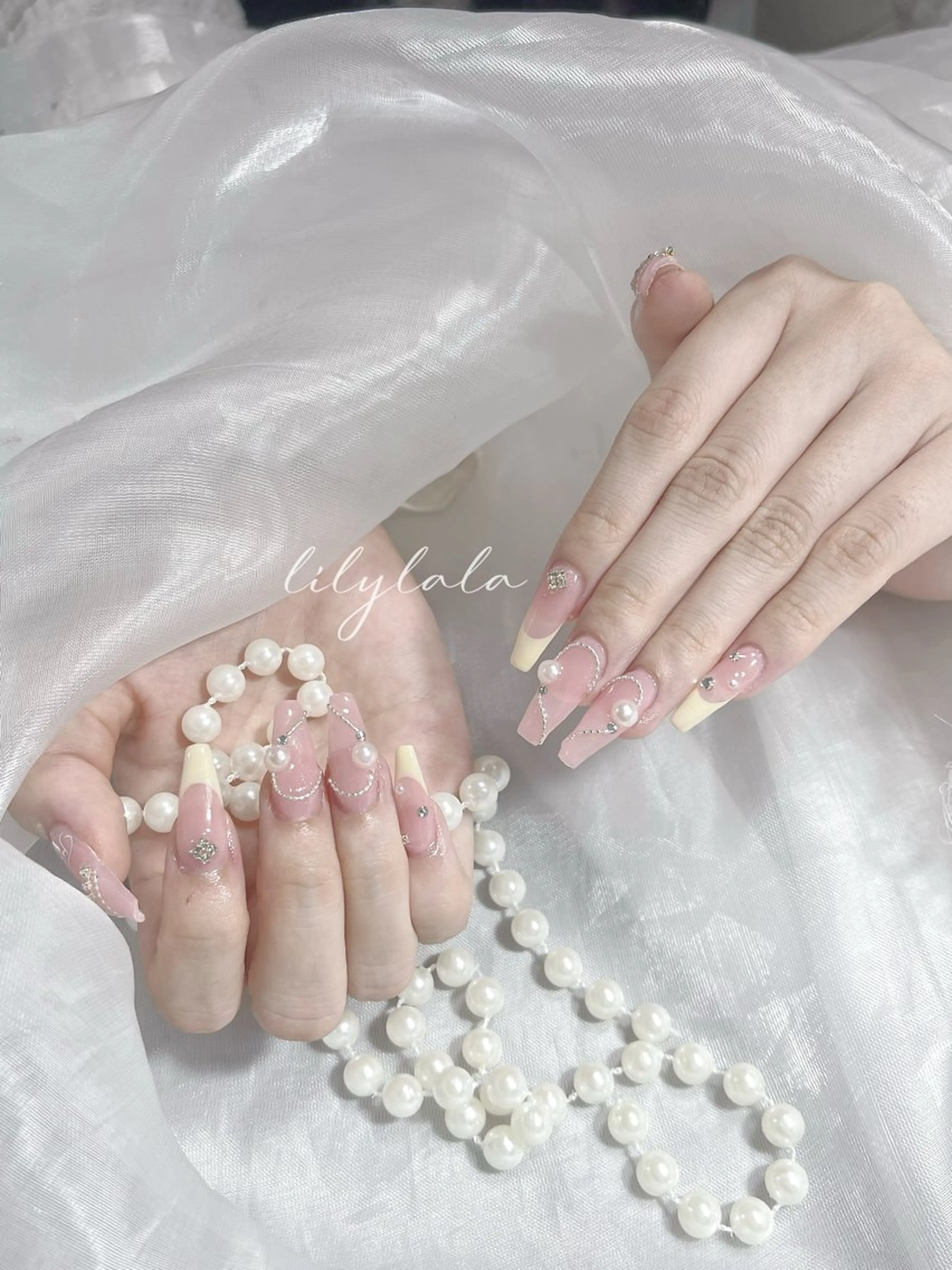 ネイル アートネイル キラキラネイル ラメ(グリッター) マグネットネイル ニュアンスネイル ハンドネイル Kitty Nailのネイルデザイン