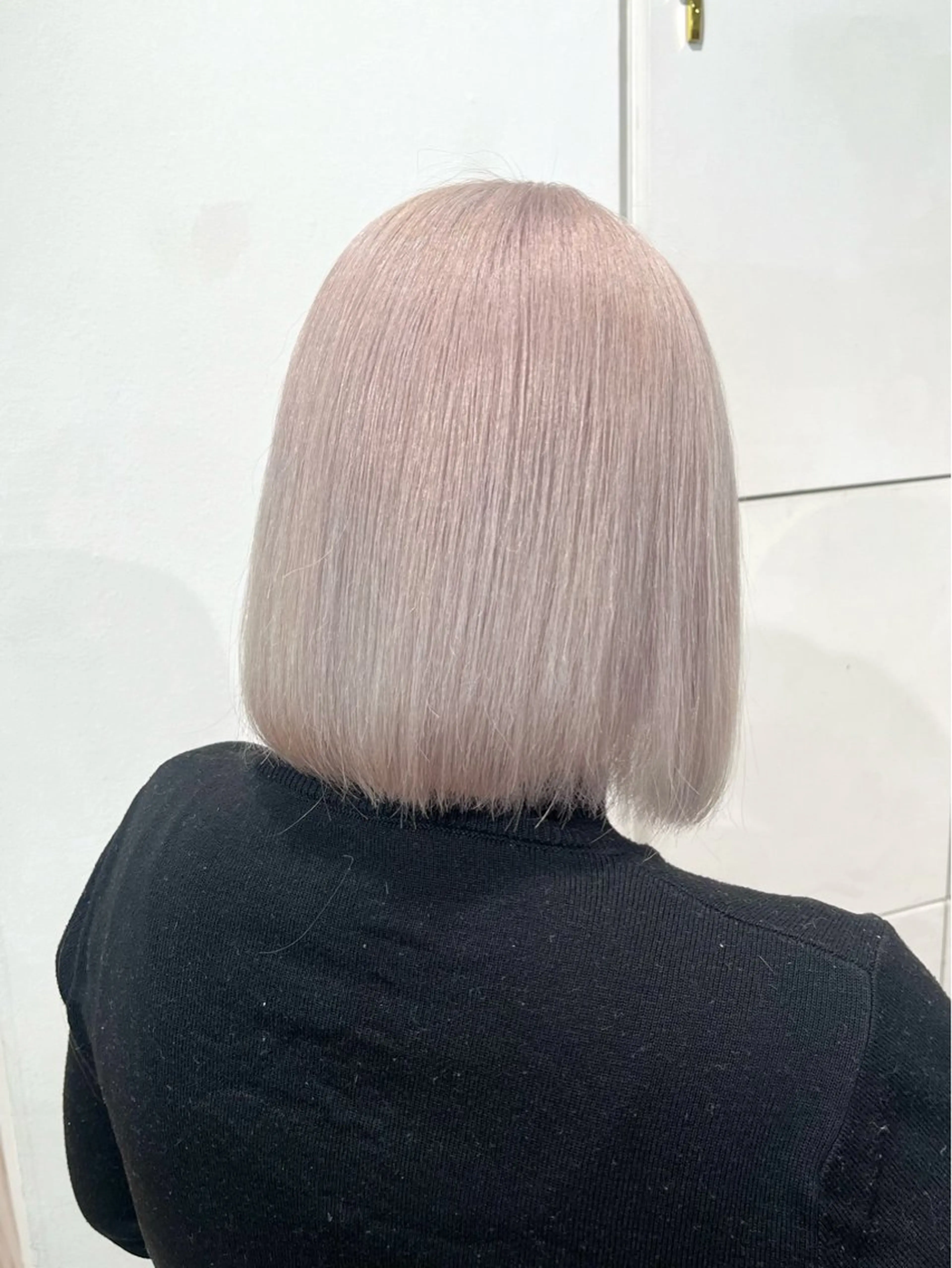 ショート カラー シルバー ホワイトシルバー 🤎HAZUKI🤎 ハイトーン✨のヘアスタイル