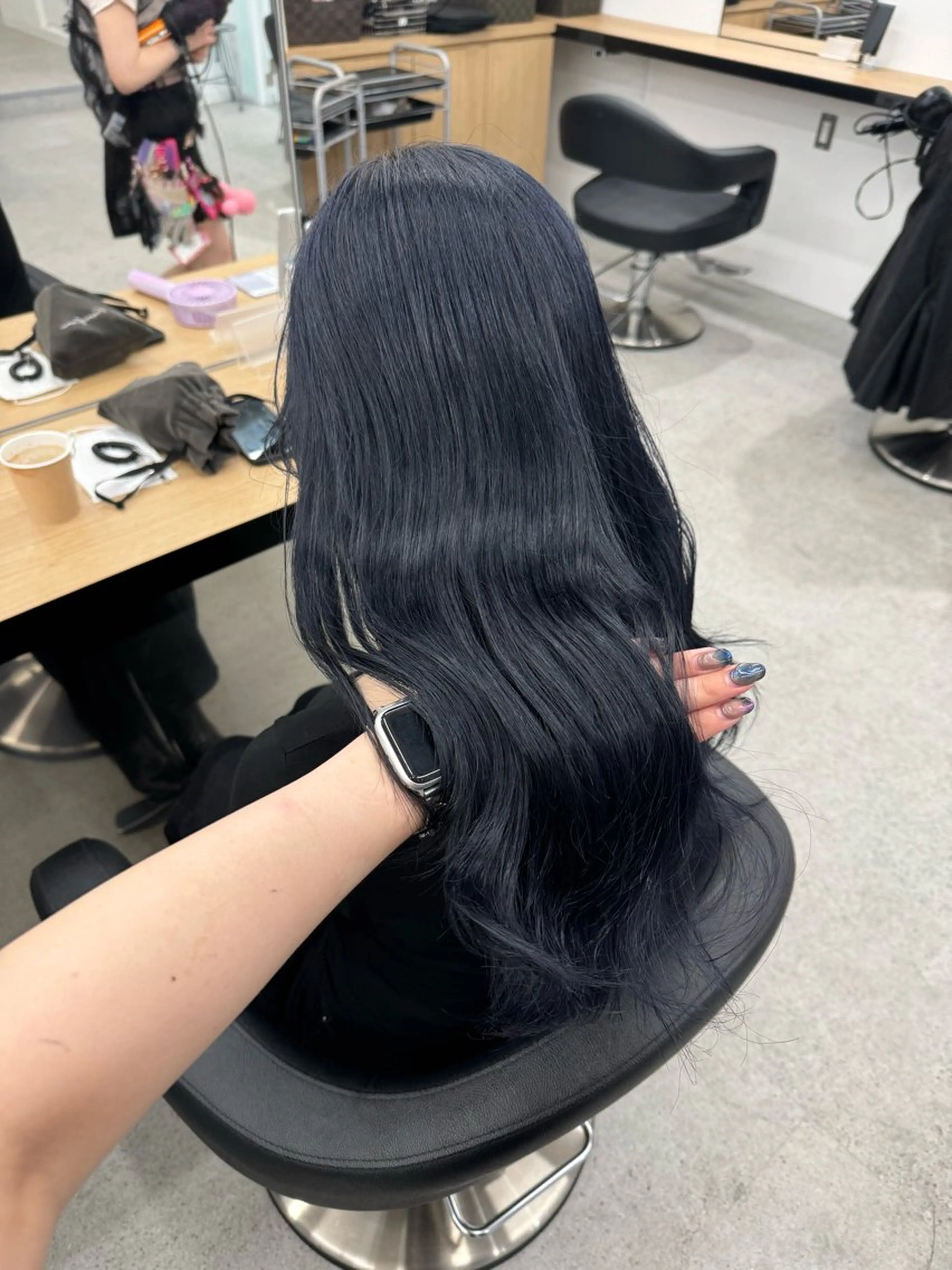 ロング カラー 暗髪🩶ラベンダー/ ブルー/ユウナ🤍のヘアスタイル