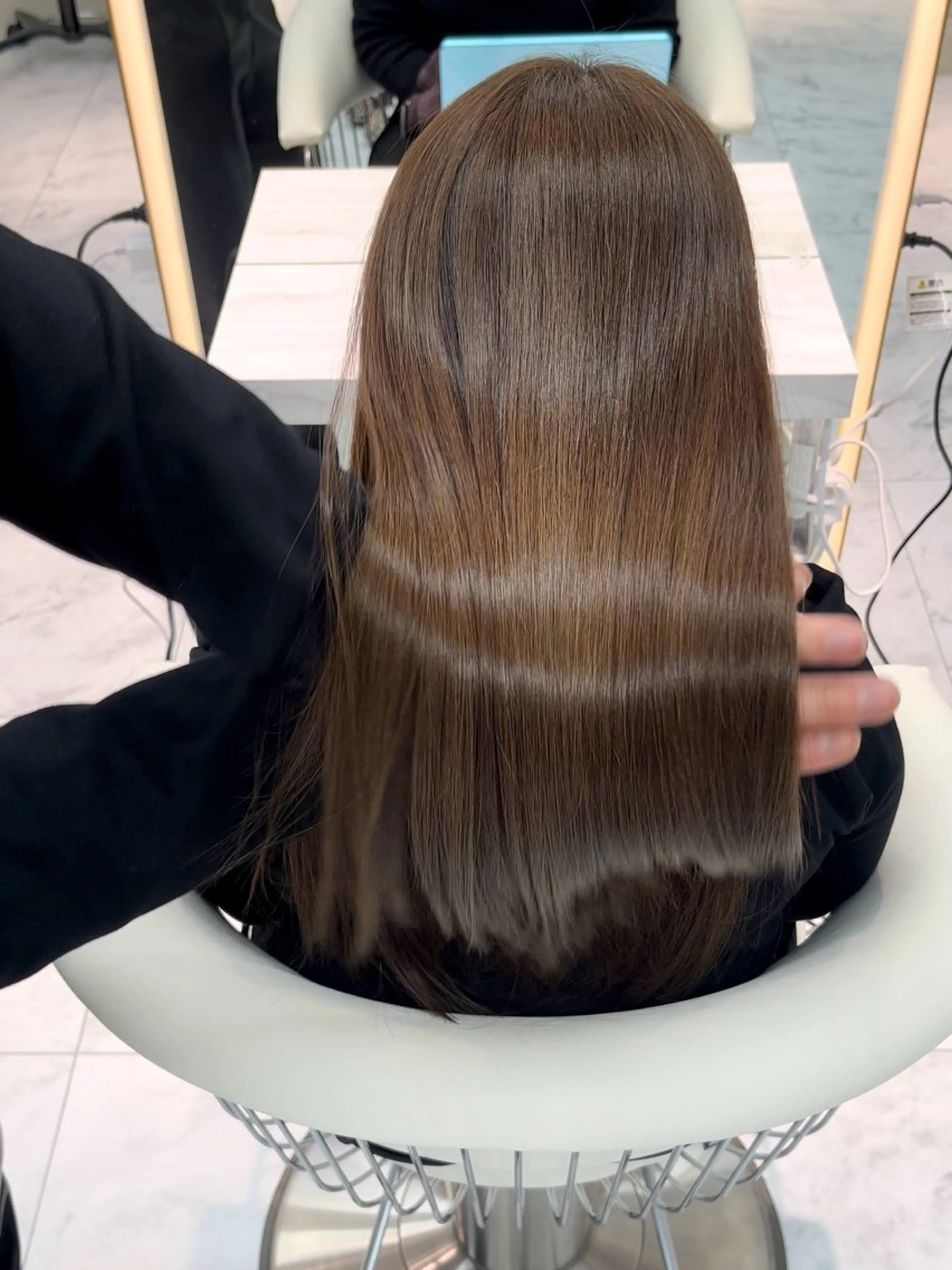 ロング トリートメント Lond  Emi 艶髪モテヘアのヘアスタイル