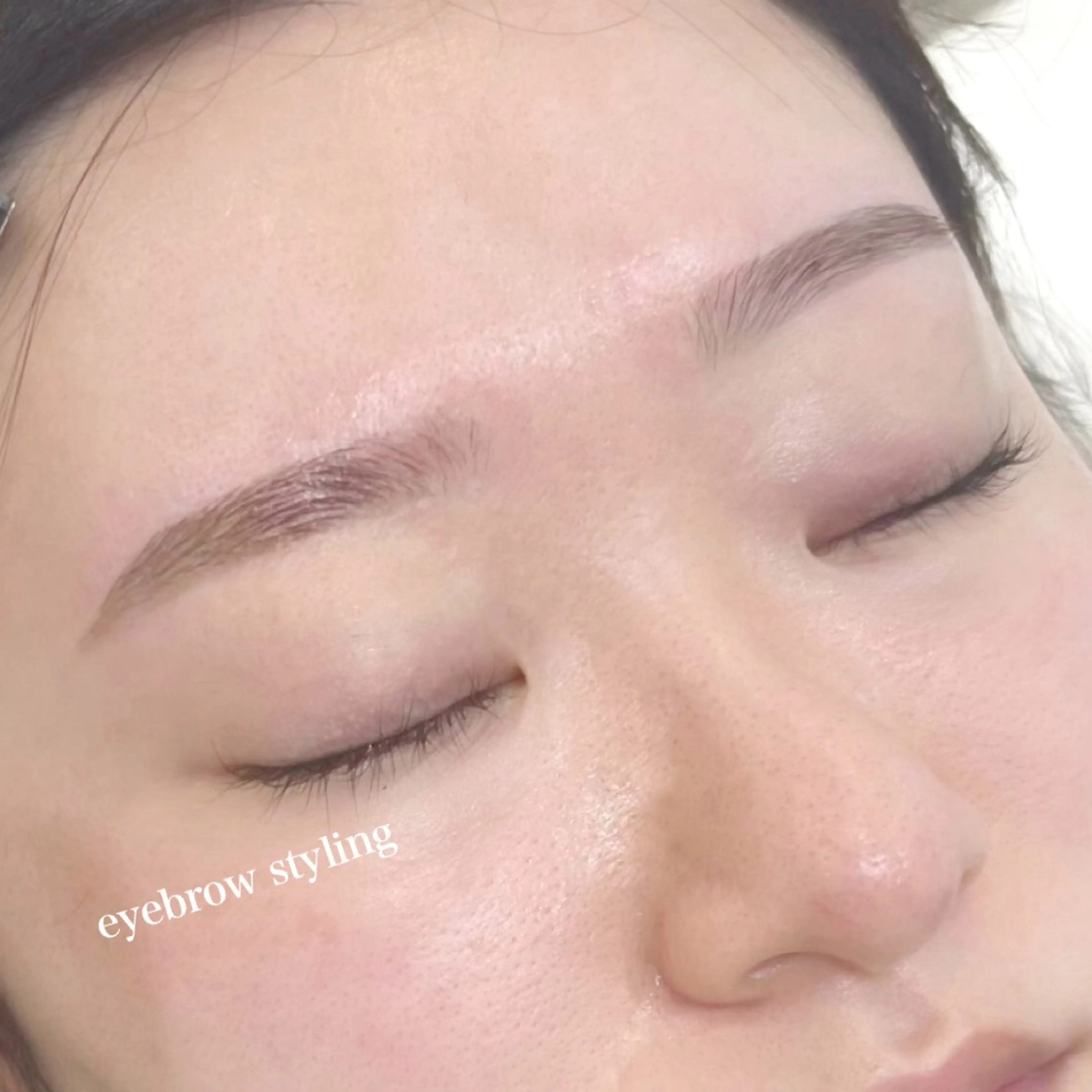 アイブロウ Hitomi/ 練習モデル募集中のヘアスタイル