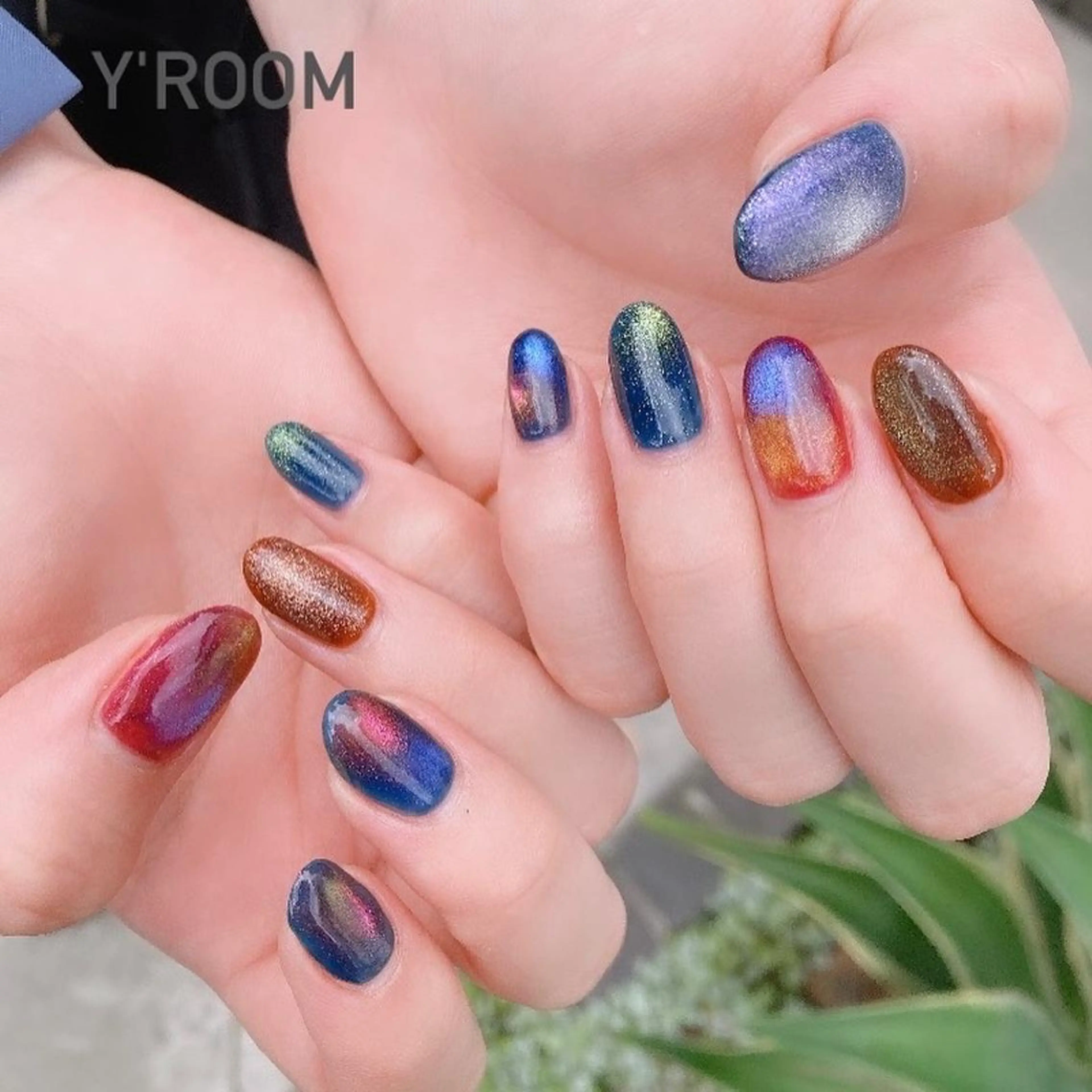 ネイル オーロラネイル フラッシュネイル フットネイル ジェルネイル 氷ネイル・うるうるネイル ハンドネイル YUKA （ネイリスト）のネイルデザイン