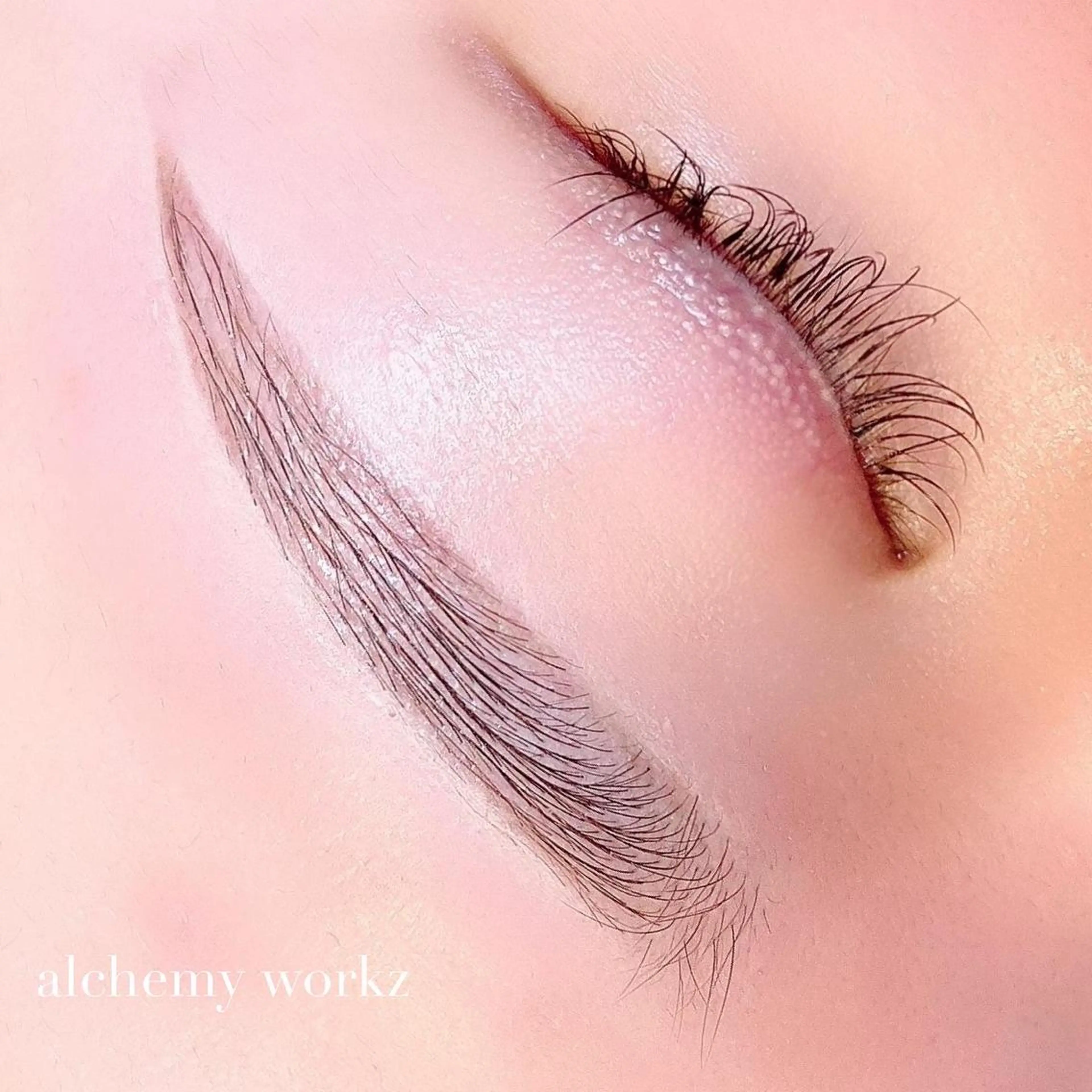 アイブロウ alchemy workzのマツエク・マツパデザイン