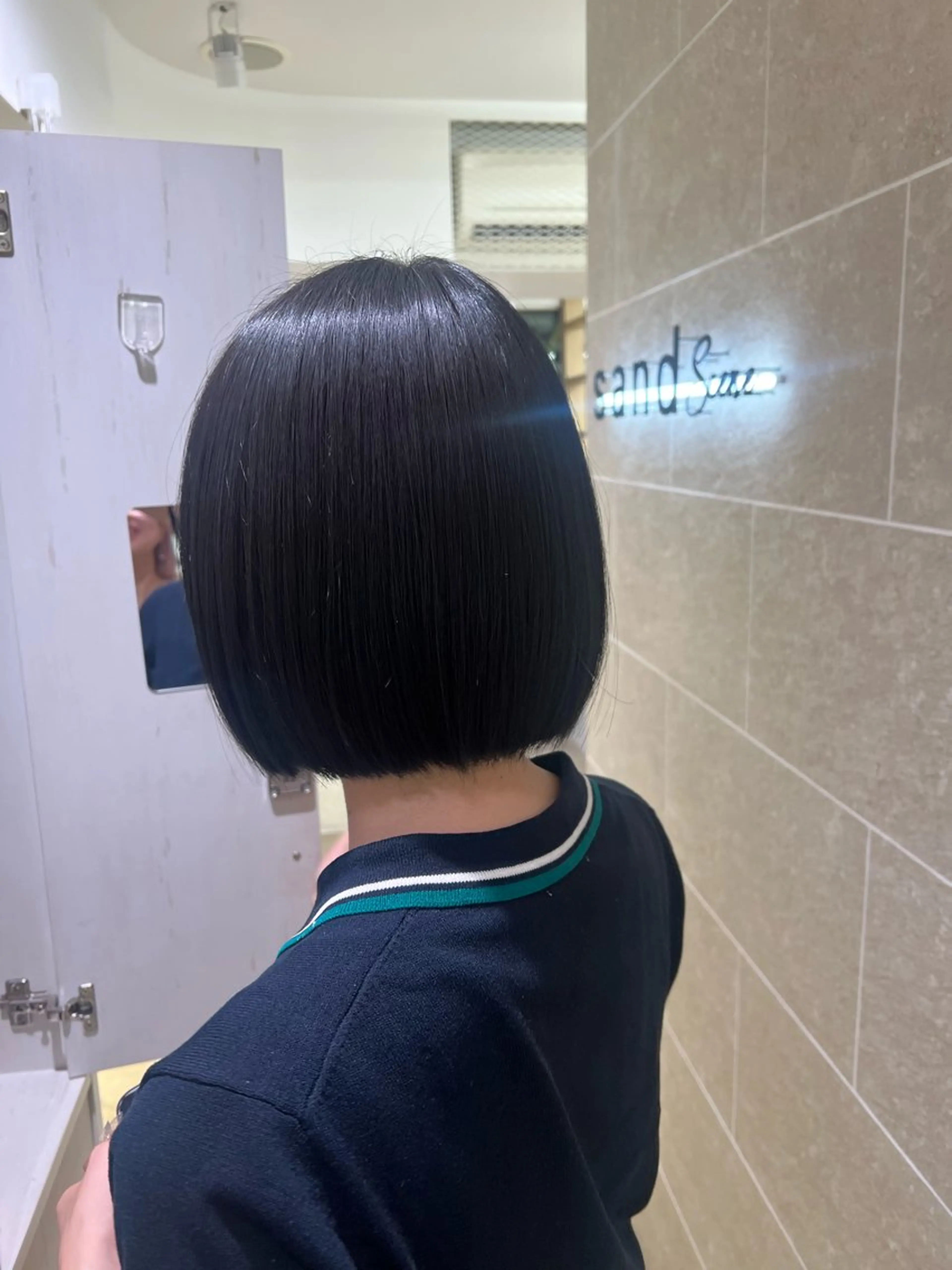 ショート カラー 黒髪 ブルーカラー ブルーブラック ボブ/インナーカラー ♡表参道 ねおのヘアスタイル