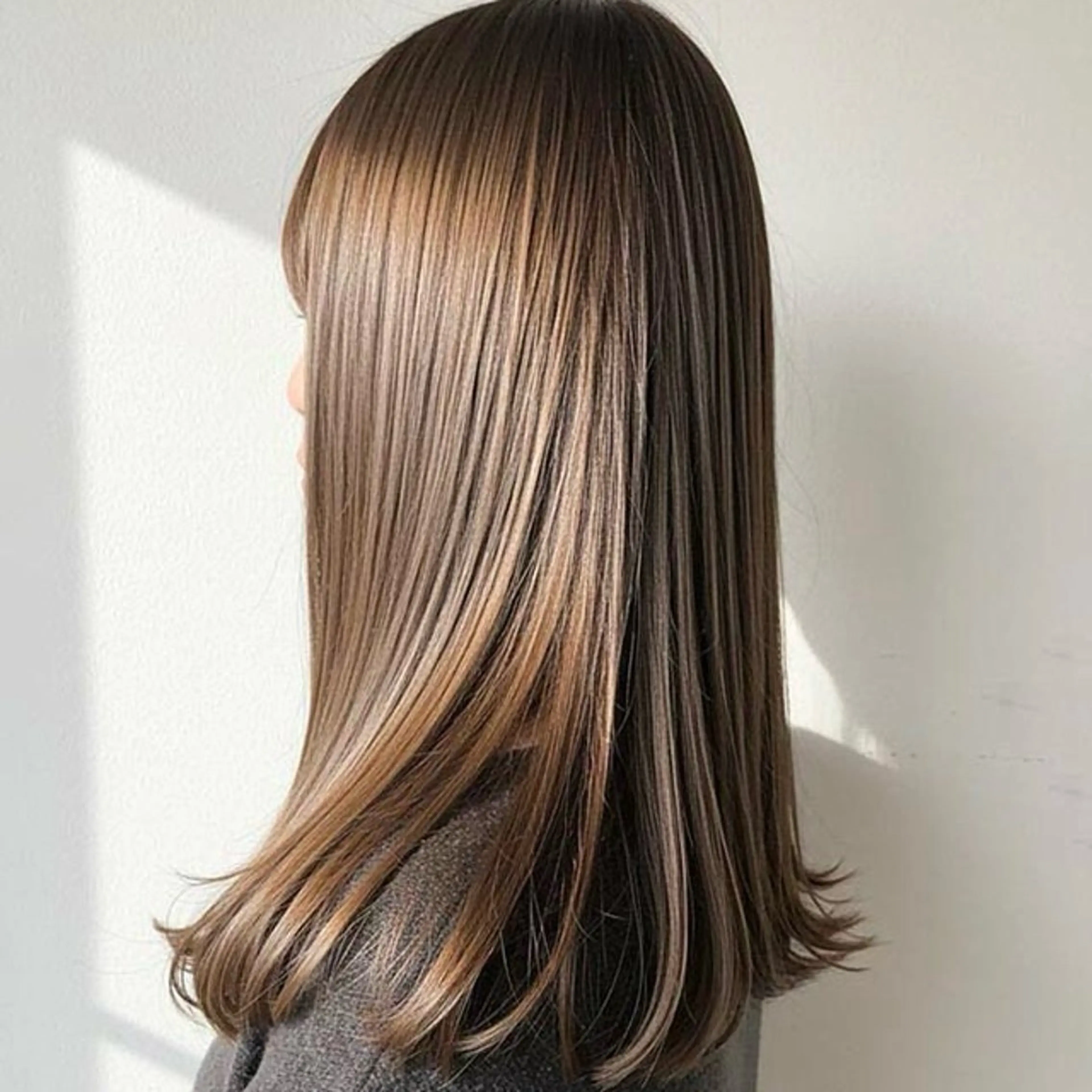ロング 赤み消しオリーブ特化 柔らか縮毛矯正🌷辻のヘアスタイル