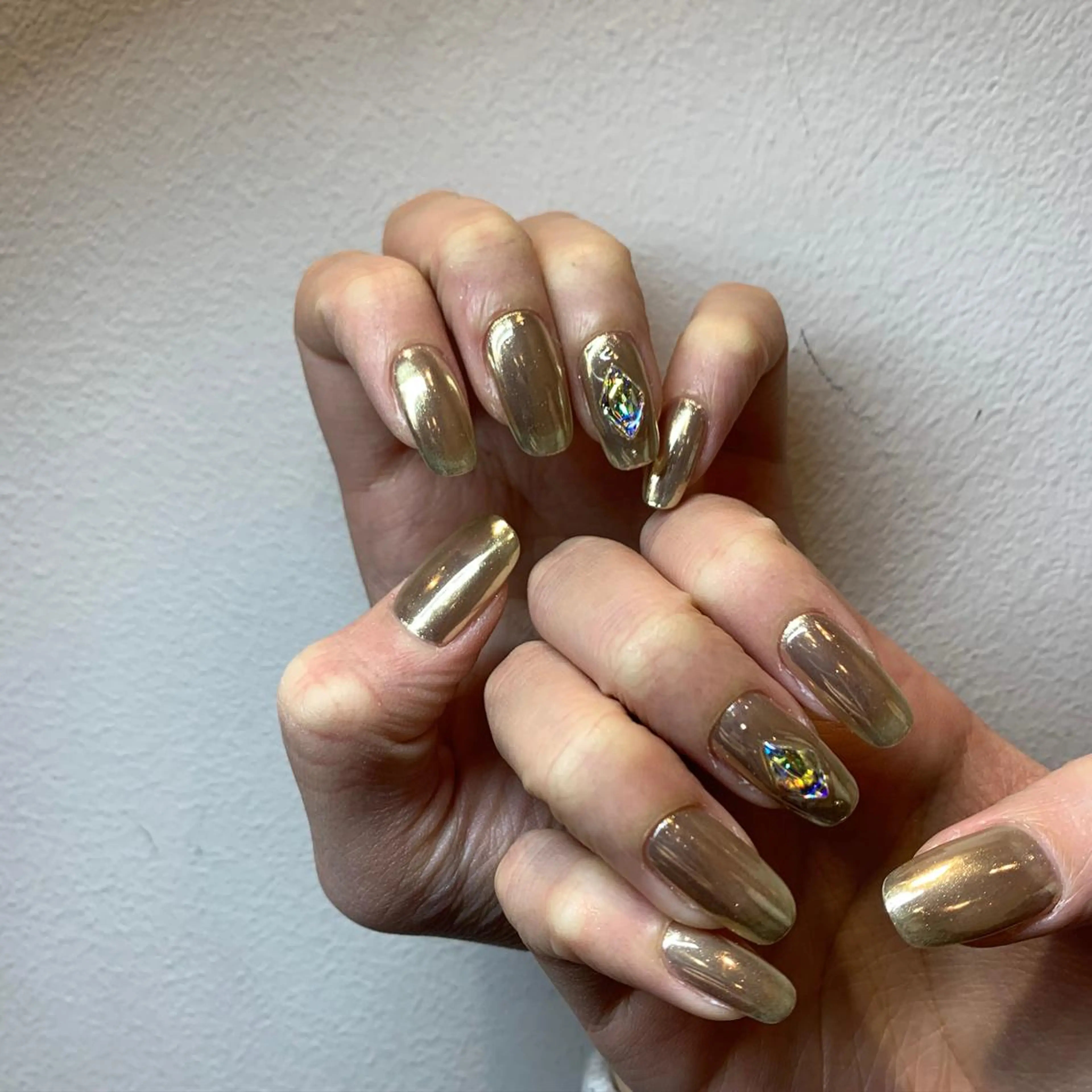 ネイル repos~ルポ~所属・里見 麗のネイルデザイン