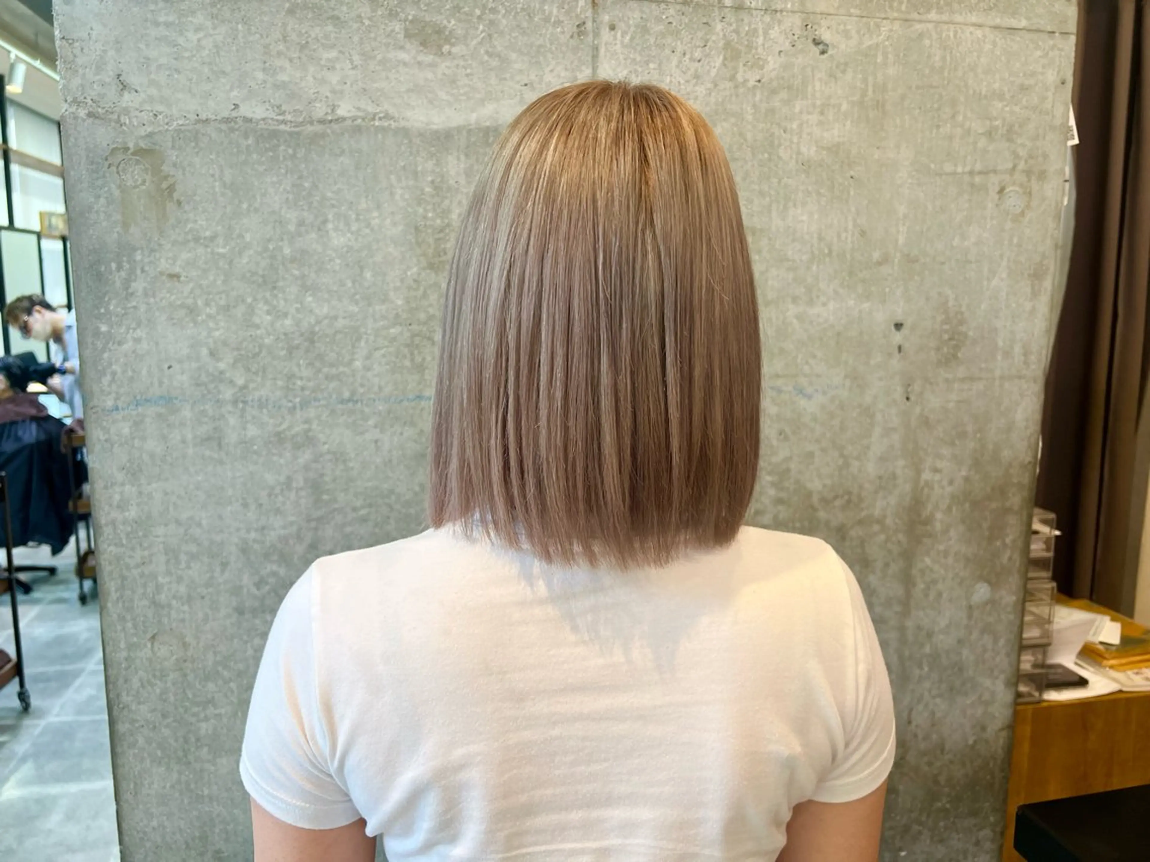 ミディアム カラー 蓮見  友里のヘアスタイル