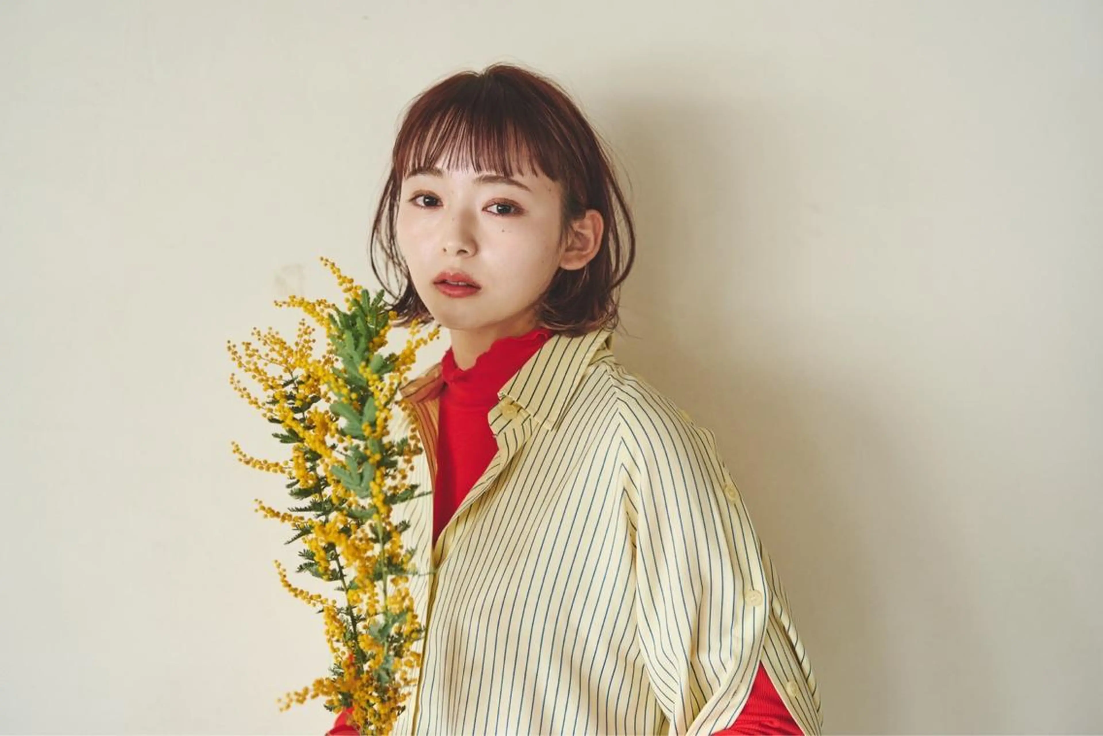 ショート カット ミルクティー× グレージュMOMOのヘアスタイル