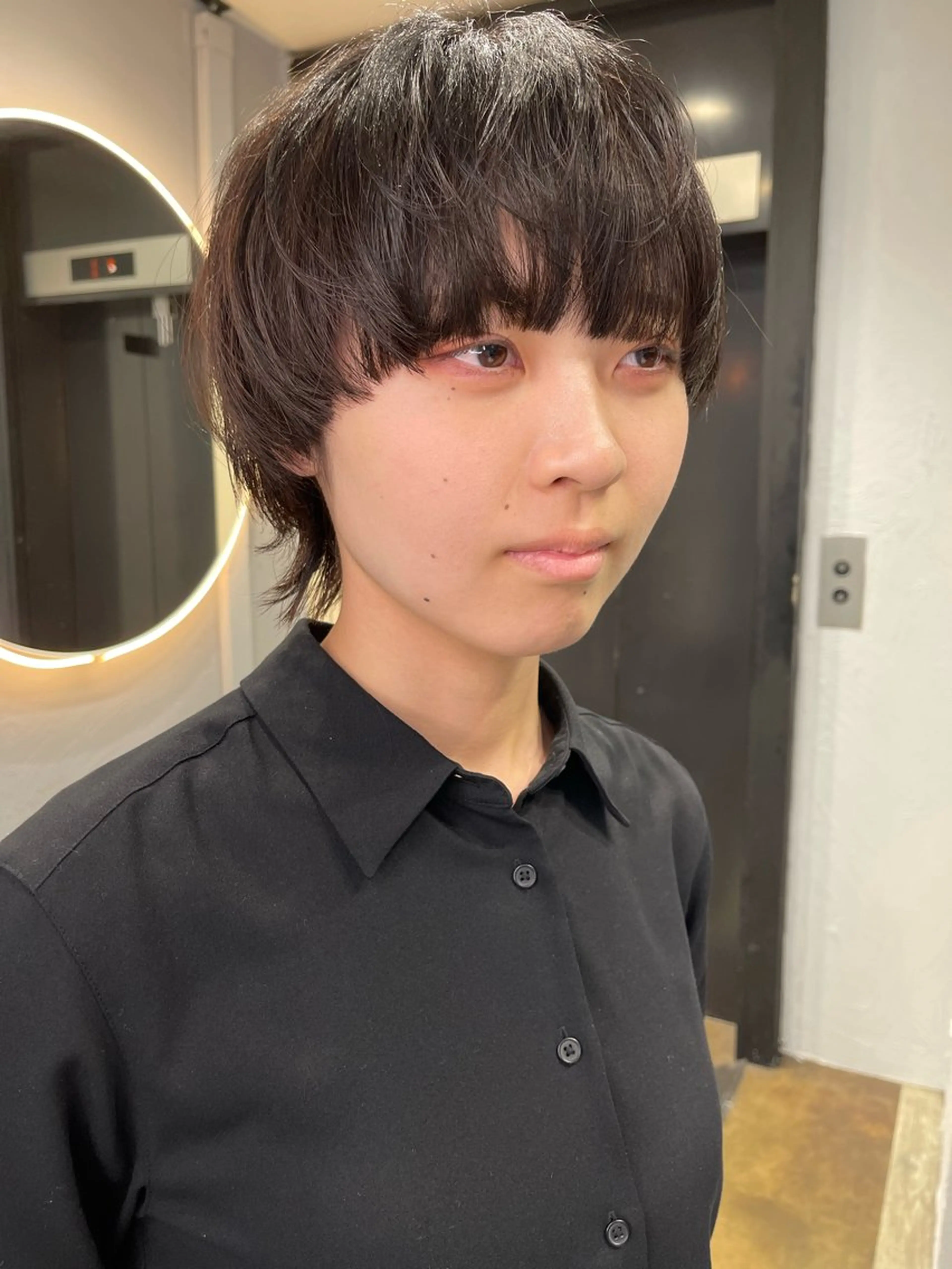 ショート カラー ブリーチ ケアブリーチ デザインカラー ダブルカラー イヤリングカラー カット ヘアカラー TATSUブリーチ/ ミルクティーベージュのヘアスタイル